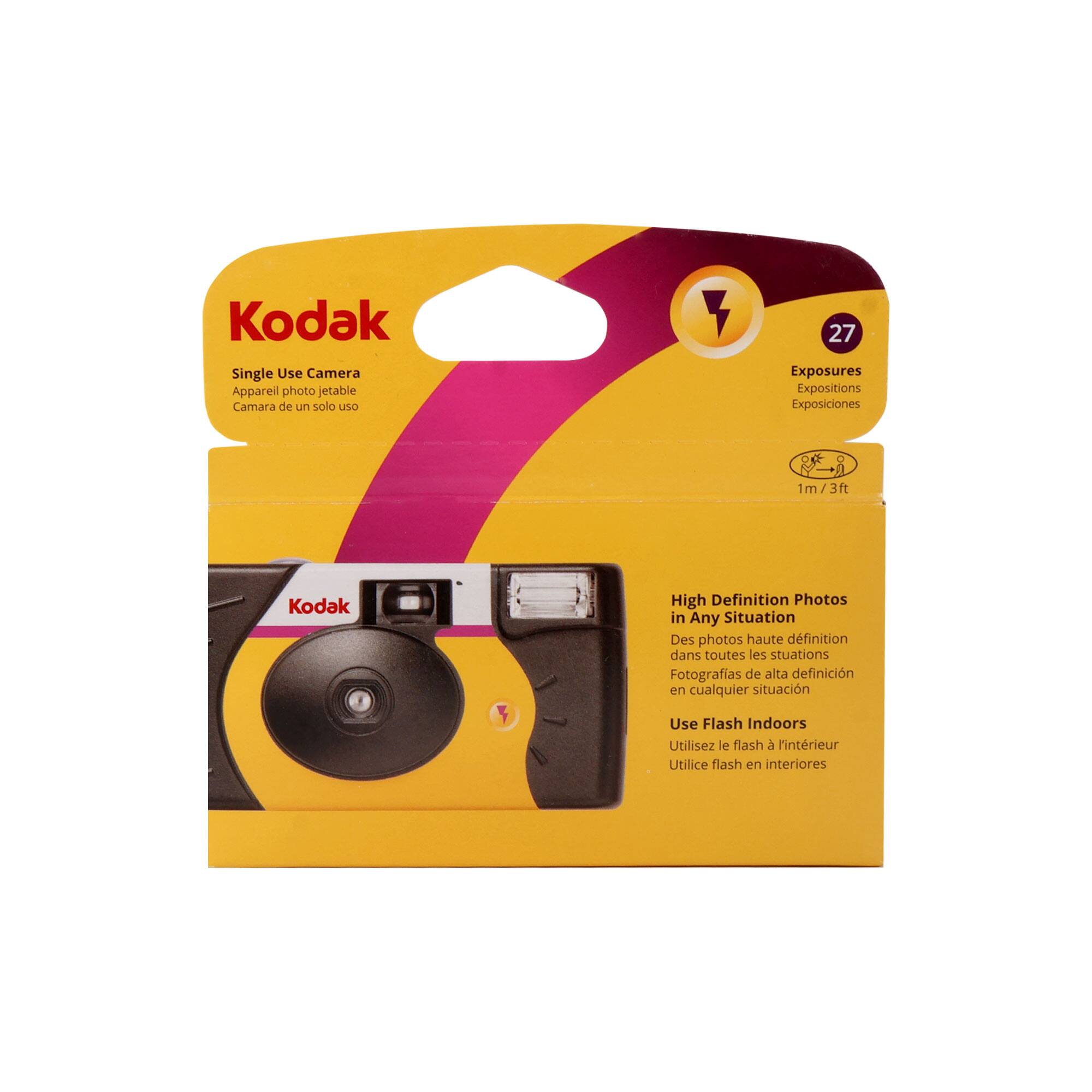 Kodak Single Use Camera Appareil photo jetable Camara de un solo uso 27 Exposures Expositions Exposiciones 1m / 3ft Kodak High Definition Photos in Any Situation Des photos haute définition dans toutes les situations Fotografías de alta definición en cualquier situación Use Flash Indoors Utilisez le flash à l'intérieur Utilice flash en interiores