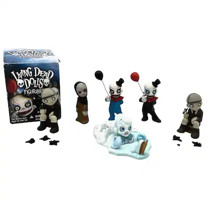 LIVING DEAD DOLLS FIGURINES
For Scary Kids Ages 10 and Up
WAR
Snal