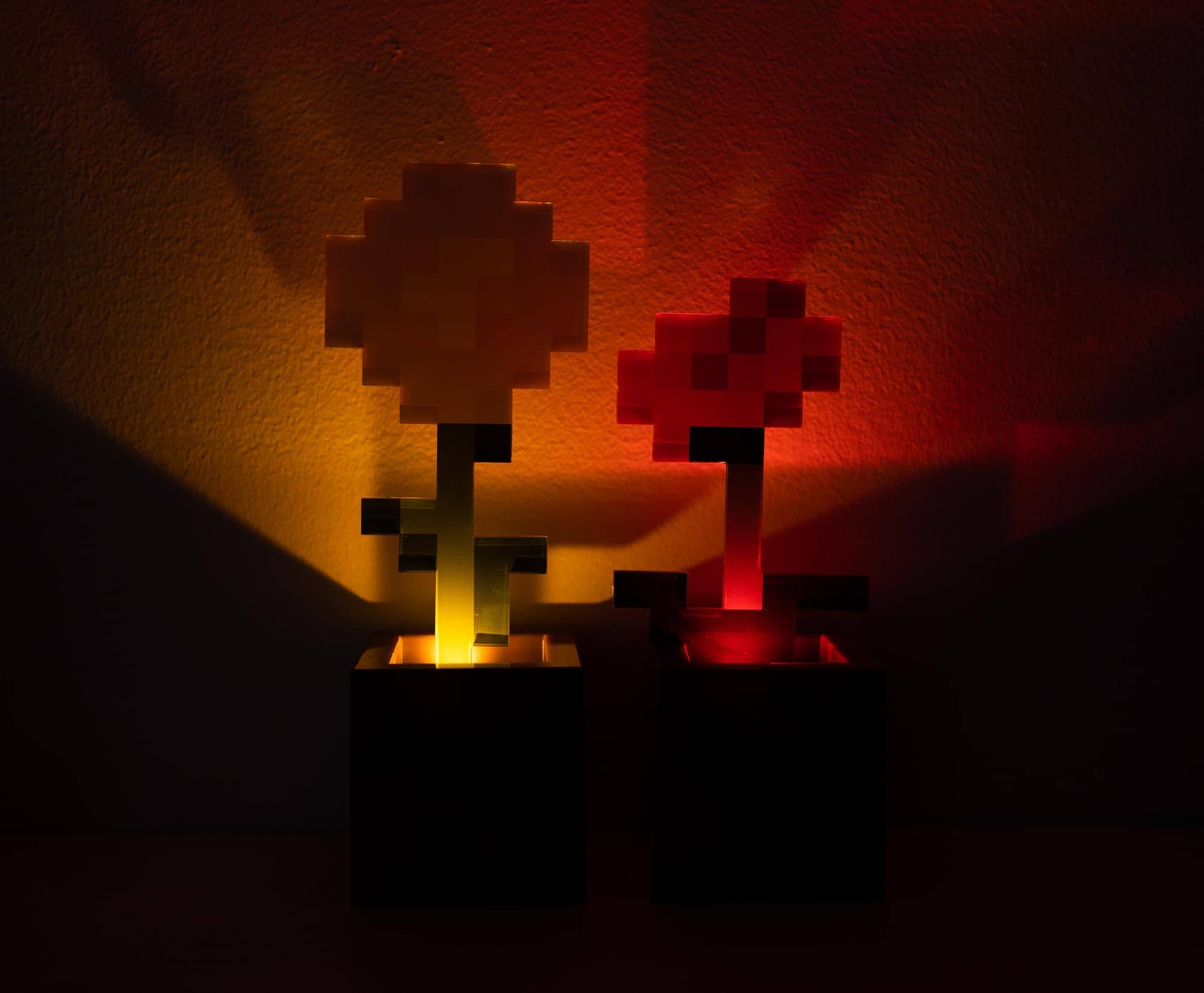 Alt View 1. Ukonic - Minecraft Daisy and Poppy Flower Pot Mood Lights | Set of 2 - Brown.