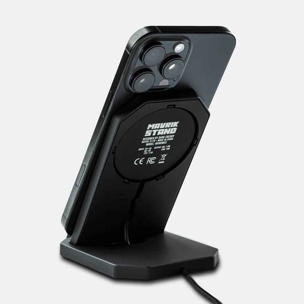 MAURIK STAND  
DESIGNED BY DARK ENERGY  
MODEL: 218  
MADE IN CHINA  
INPUT: 5V-2A  
OUTPUT: 5V-1A  
MODEL: 218  
MADE IN CHINA  
INPUT: 5V-2A  
OUTPUT: 5V-1A  
CE FC