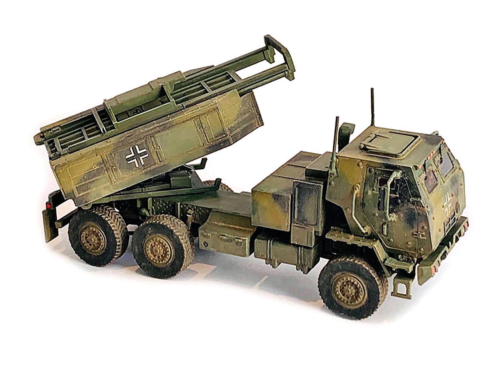 Angle. Dragon Models - Ukraine M142 High Mobility Artillery Rocket System (HIMARS) Green Camouflage NEO Dragon Armor Series 1/72 Plastic Model - Multi.