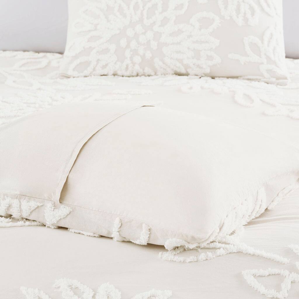 Alt View 2. Gracie Mills - Gracie Mills Anita 3-Piece Farmhouse Tufted Cotton Chenille Floral Comforter Set - Off-White.