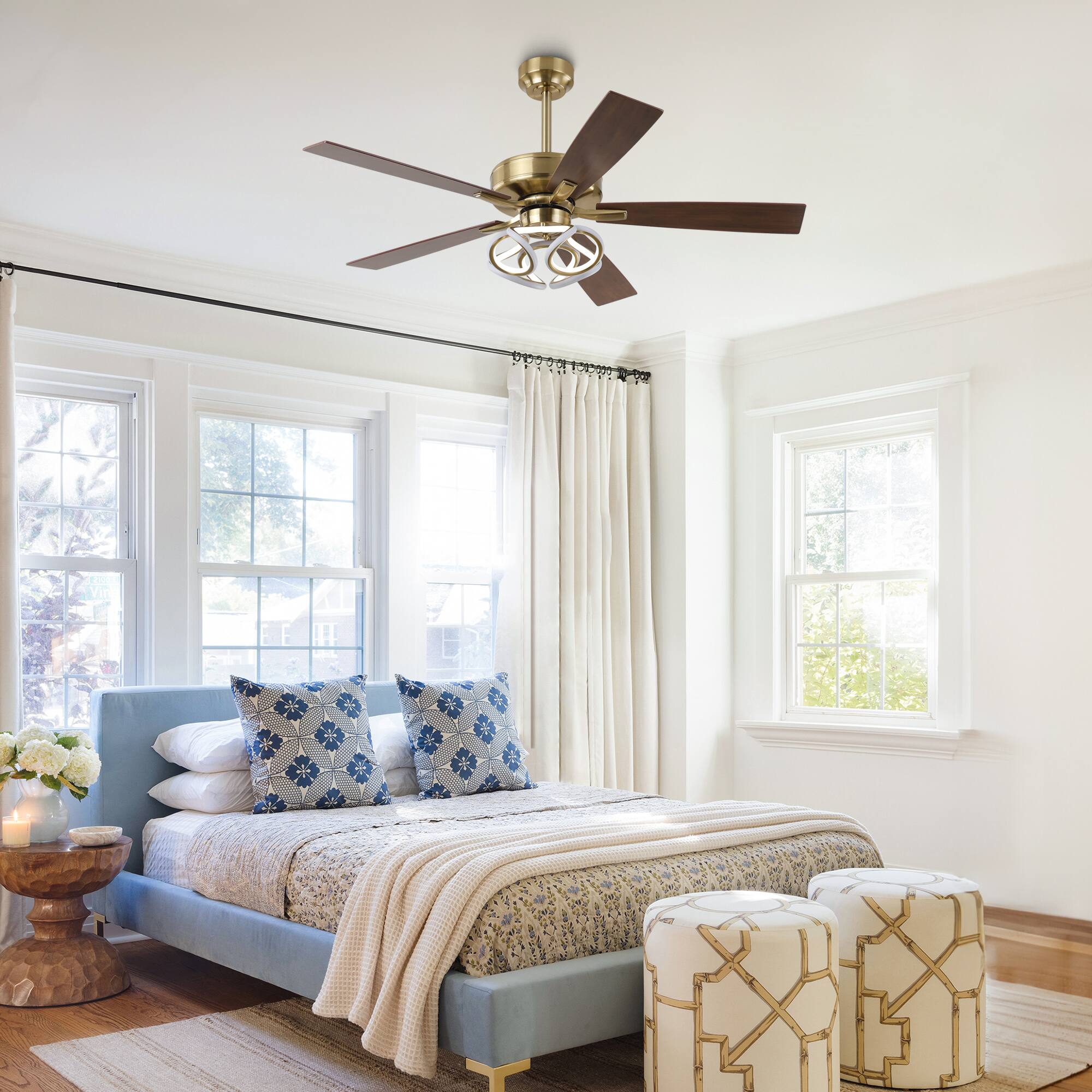 The text in the image is:

"F Vira EE E E !!!"

This appears to be a mix of letters and symbols. It doesn't form a coherent phrase or sentence. If you need help with something specific related to the image, feel free to ask!