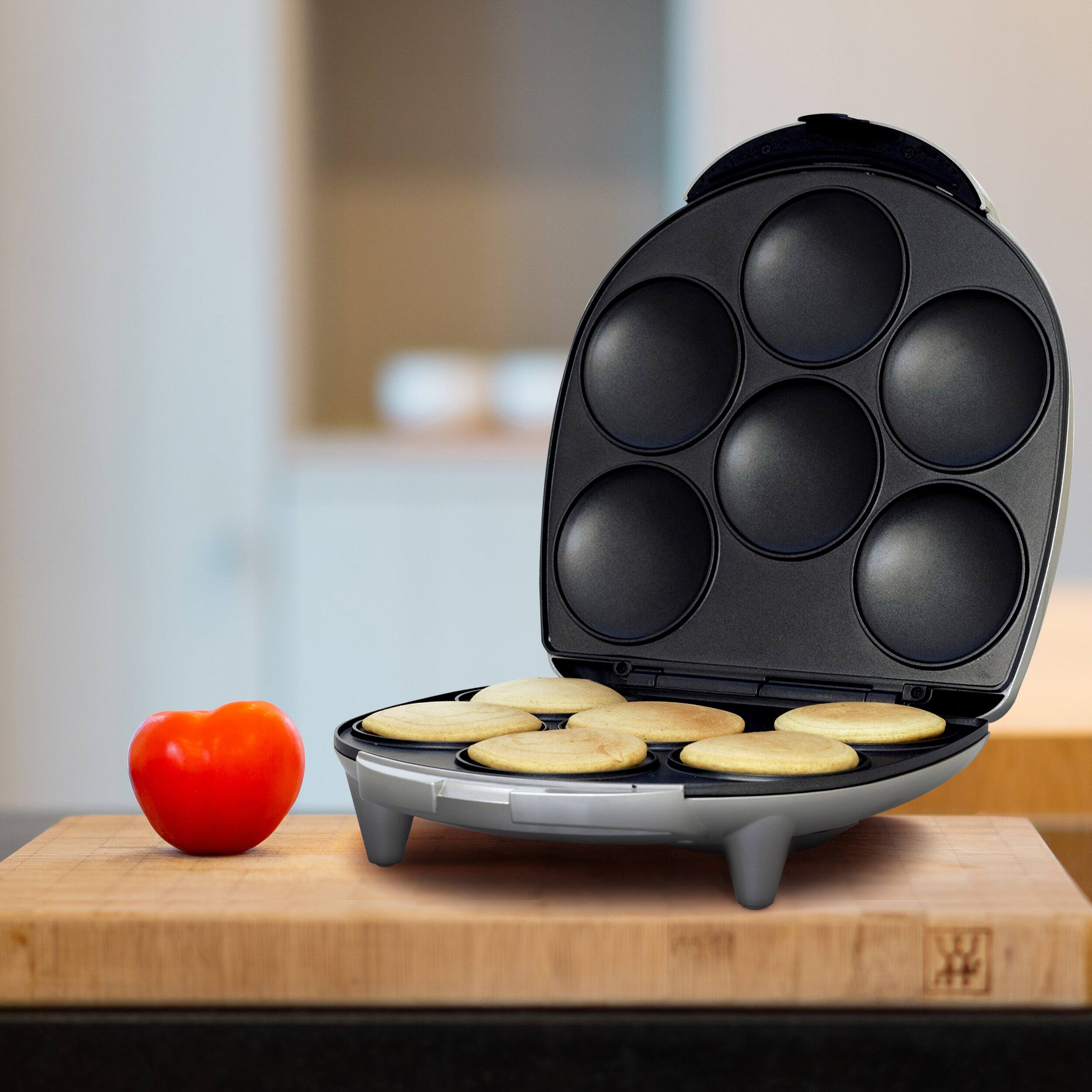 Alt View 1. Brentwood - Brentwood AR-136 6 Piece Non-Stick Arepa Maker - Silver.