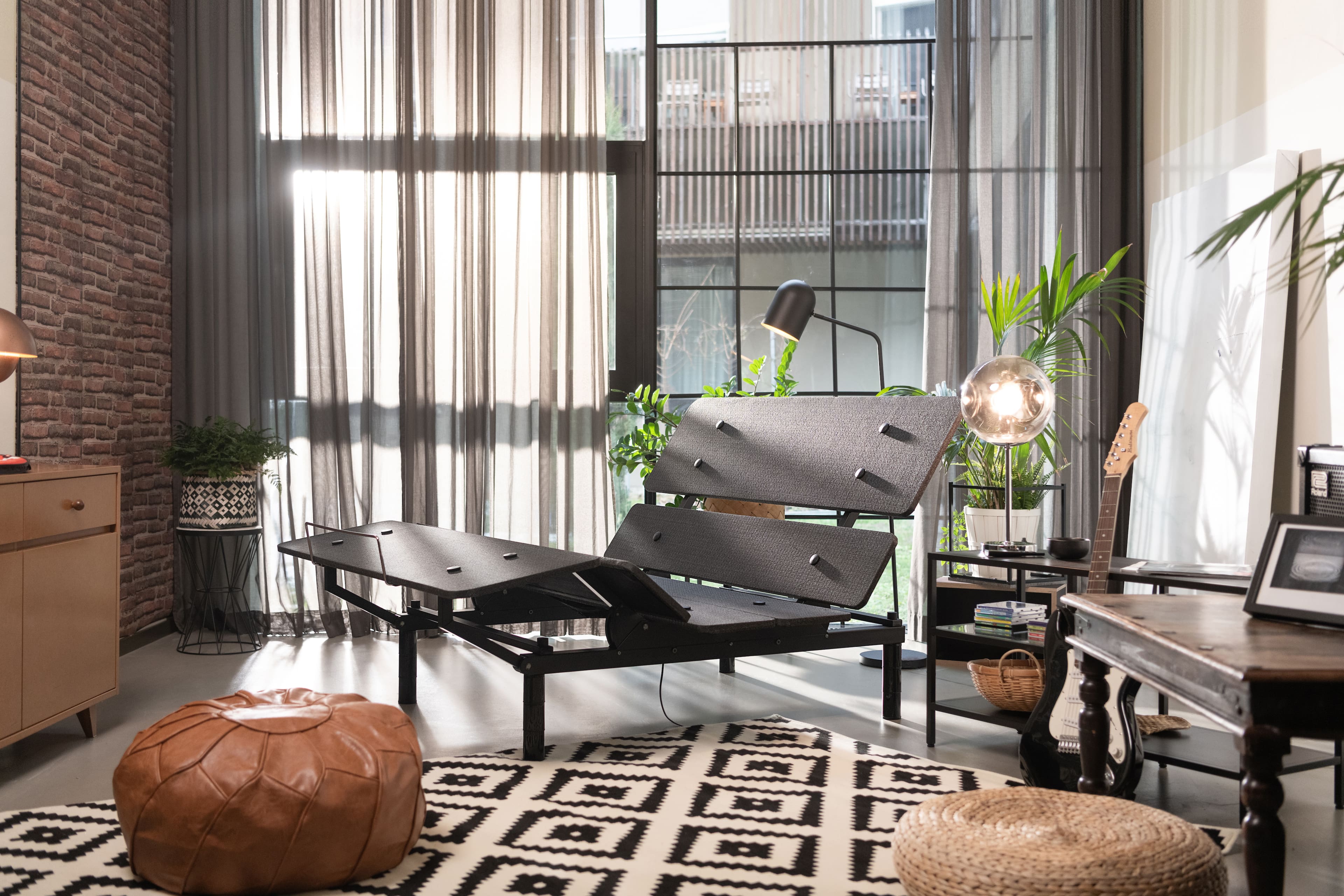 Angle. Bedgear - Flex L Adjustable Base- Twin XL - Black.