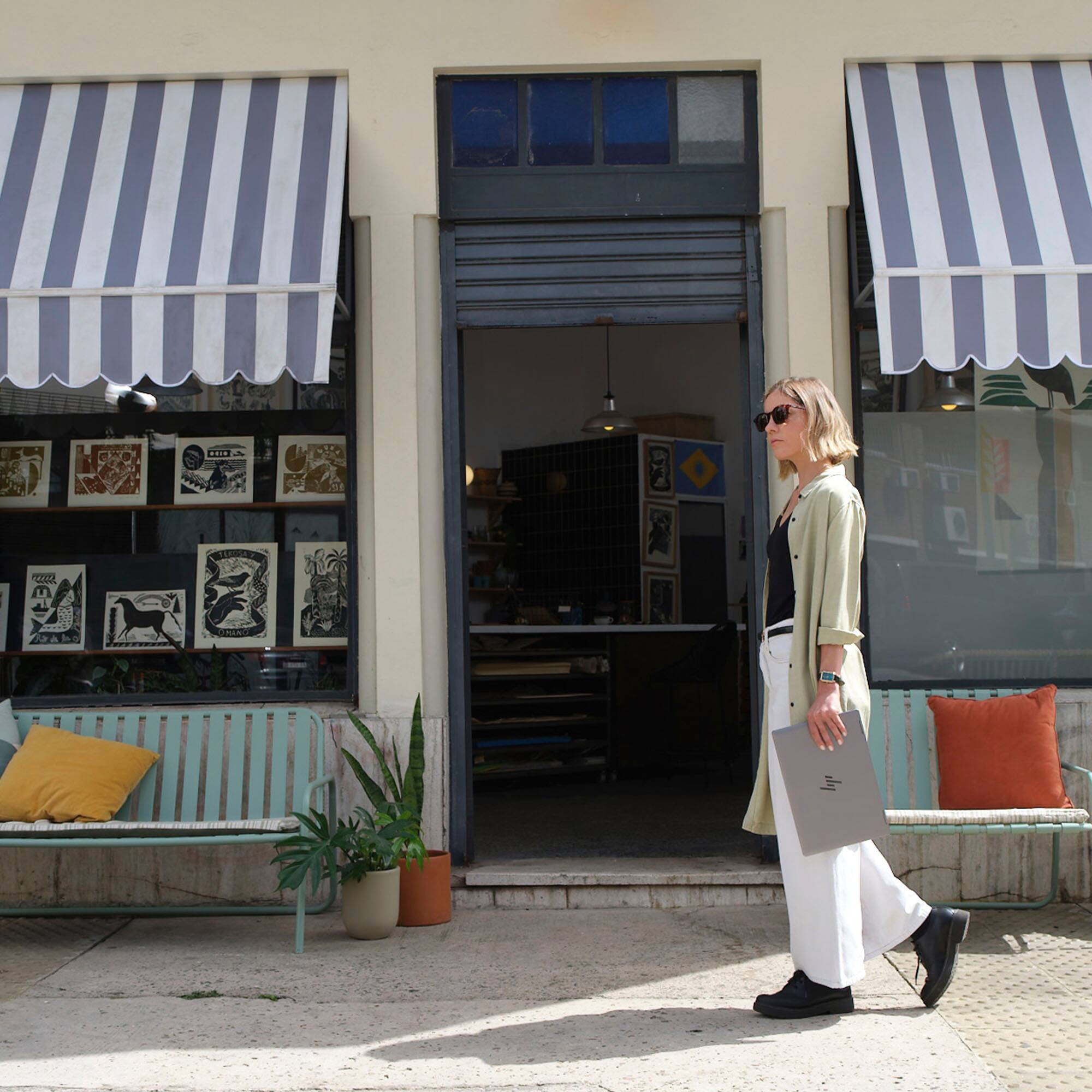 Alt View 19. HP - Envy 2-in-1 14" 2K Touch-Screen Laptop - Intel Core Ultra 7 - 16GB Memory - 1TB SSD - Meteor Silver.