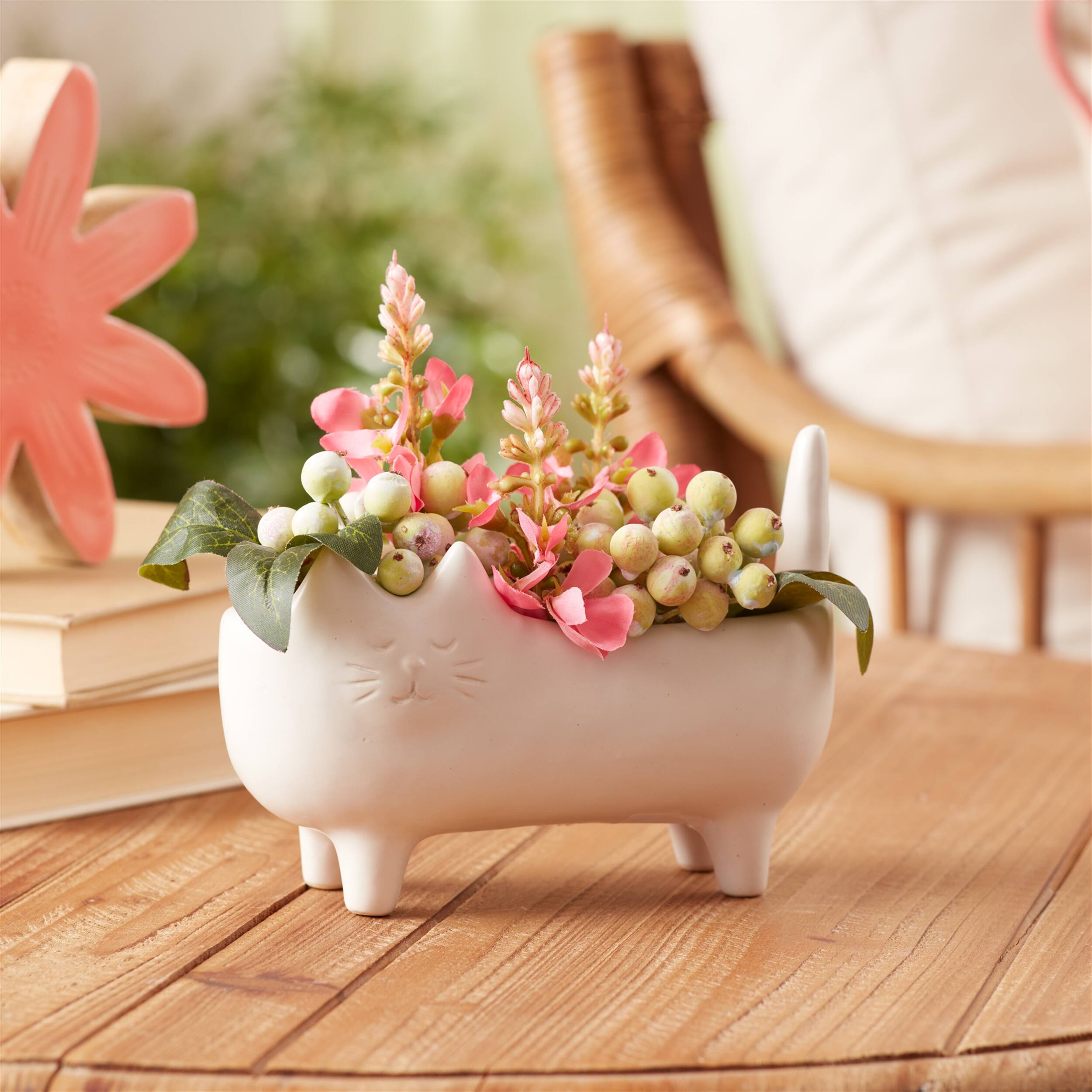 Left. BreeBe - Ceramic Cat Planter (Set of 2) - White.