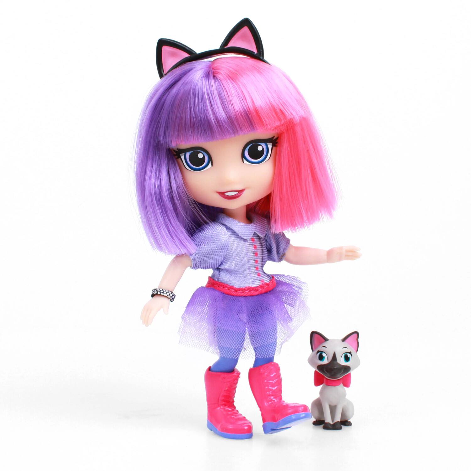 Alt View 2. The Loyal Subjects - Loyal Subjects - For Keeps - London Girl with Cupcake Keepsake 5" Action Figure (Net)   - Collectibles - Multicolor.