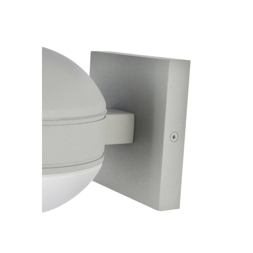 Left. Living District - Raine Integrated Led Wall Sconce In Silver - Silver.