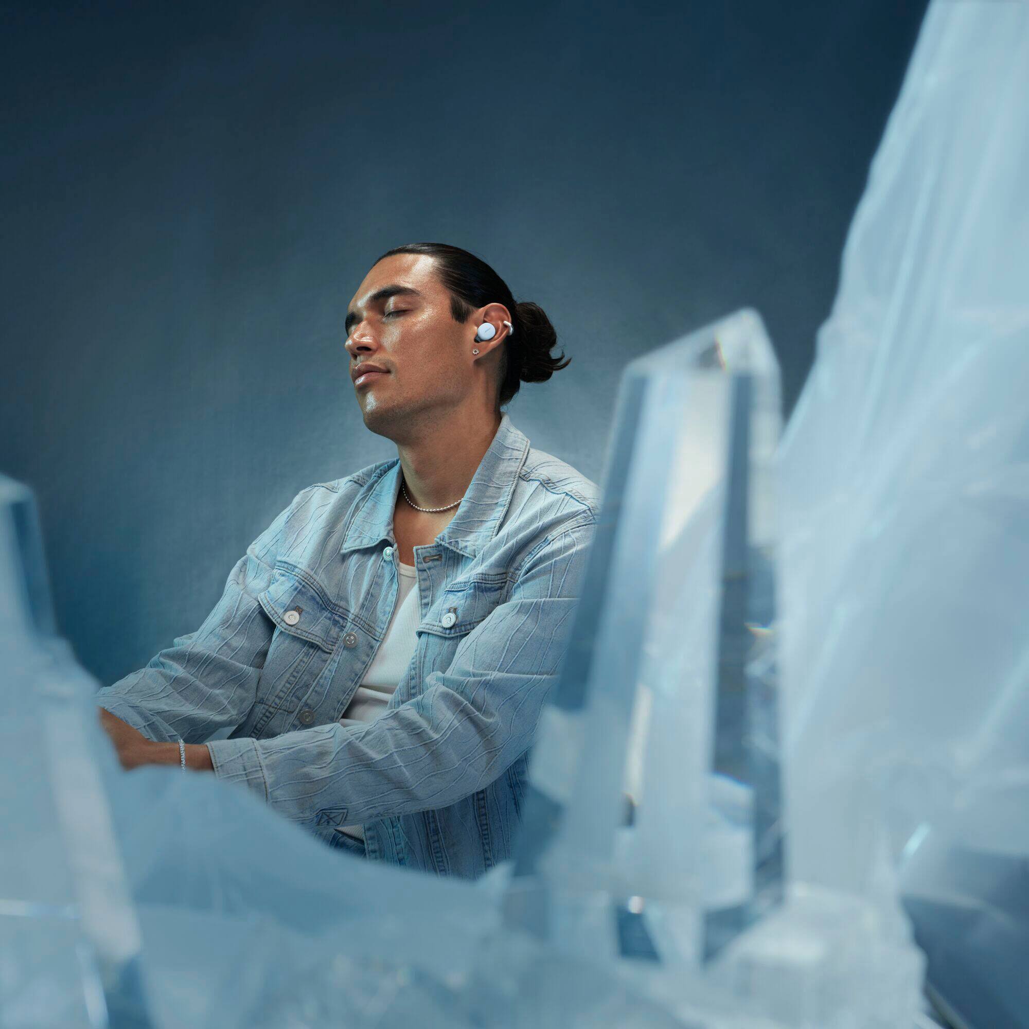 Alt View 17. Bose - QuietComfort True Wireless Noise Cancelling In-Ear Earbuds - Ice Blue.