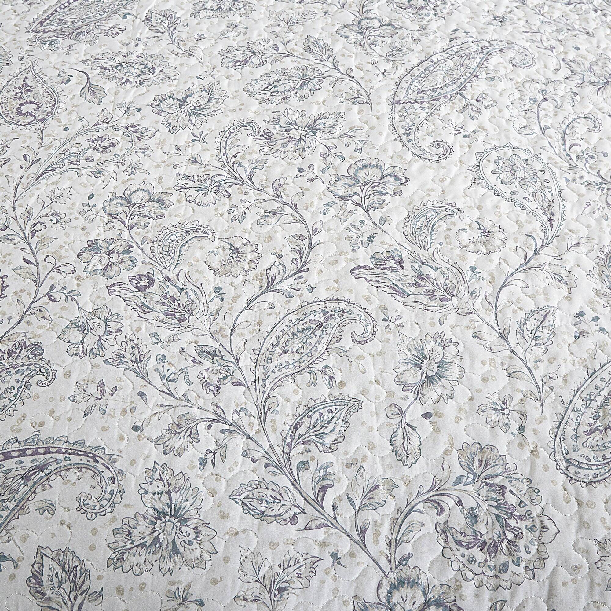 Angle. MarCielo - MarCielo 3 Piece Lightweight Quilt Bedspread Set Reversible Floral Botanical - Purple Paisley.