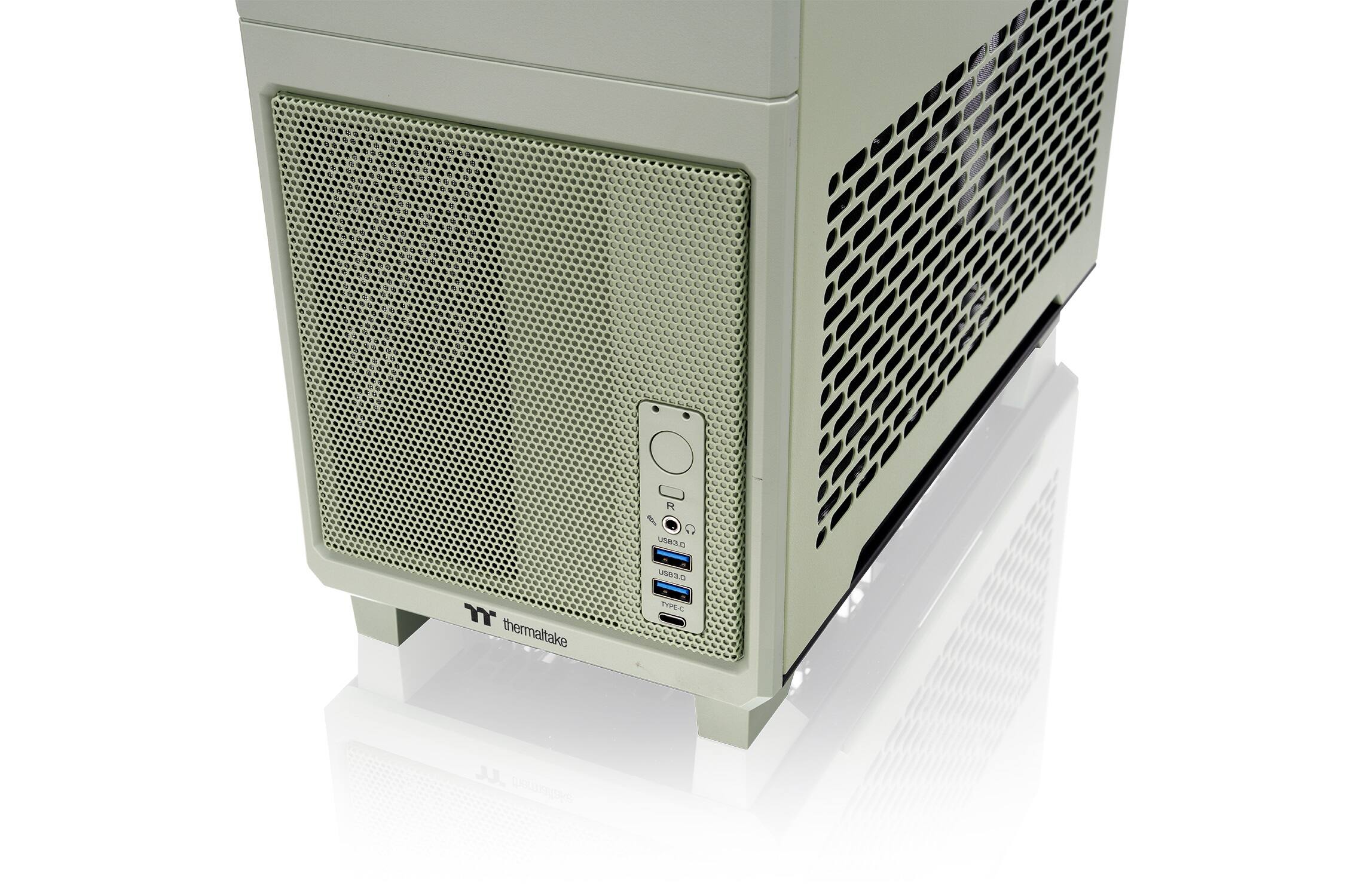 The text on the image reads "thermaltake us3 typec".