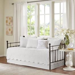 Gracie Mills - Salvatore 6-Piece Reversible Cottage-Inspired Scalloped Edges Daybed Set - White