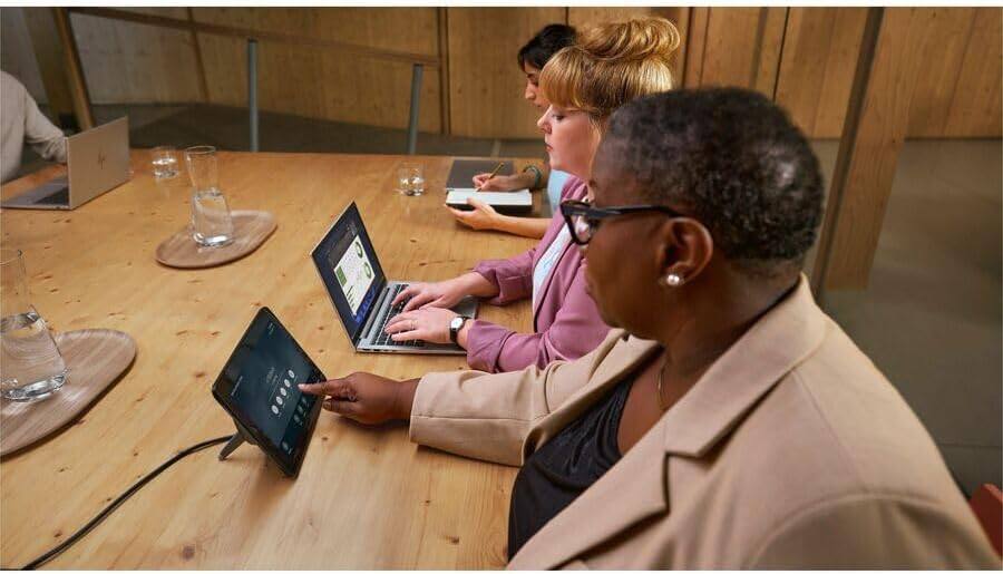 Alt View 8. HP - HP EliteBook 645 Laptop 14.0 WUXGA (AMD Ryzen 7 7735U, 32GB DDR5, 2TB PCIe SSD, AMD Radeon, Win 11 Pro) w/USB Hub - Pike Silver Aluminum.