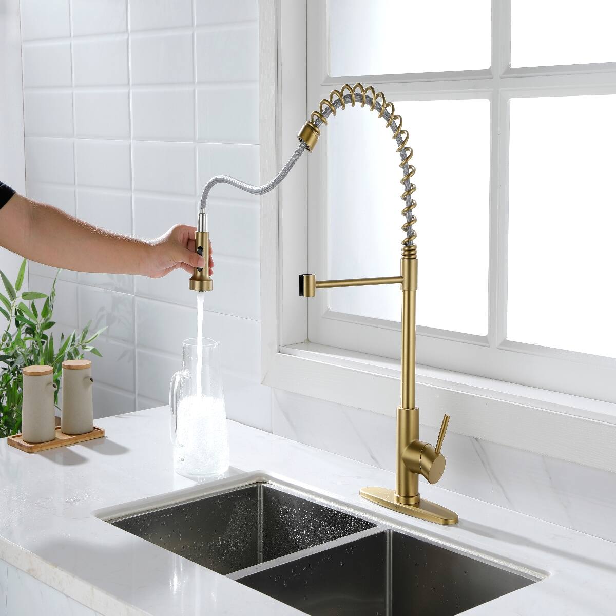Alt View 9. Ropilly - Ropilly Gold Pull Out Kitchen Faucet, High Arc Single Handle Faucet with Pull Down Spray Head - Gold.