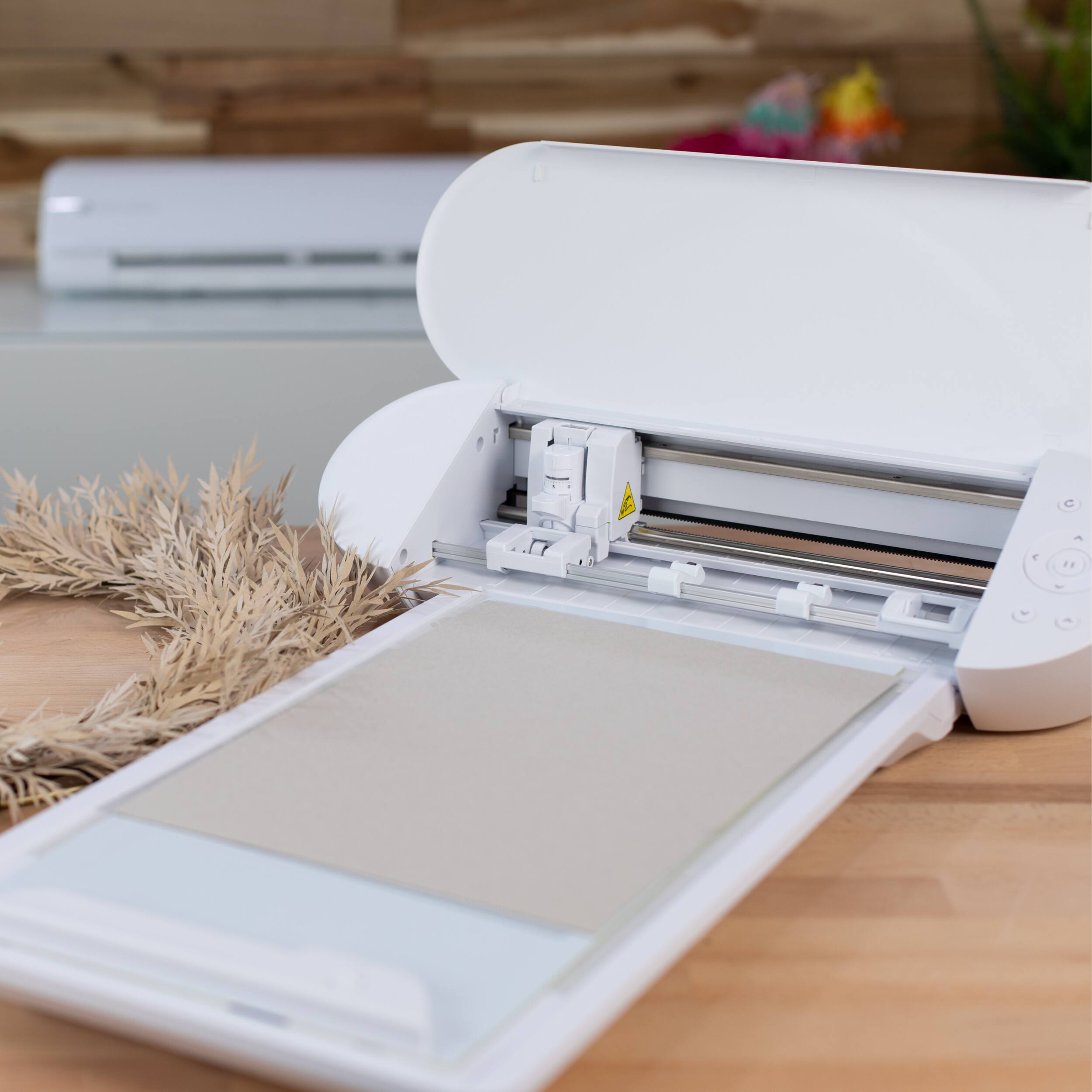 Alt View 5. Silhouette - Portrait 4 Electrostatic Mat Bundle - White.