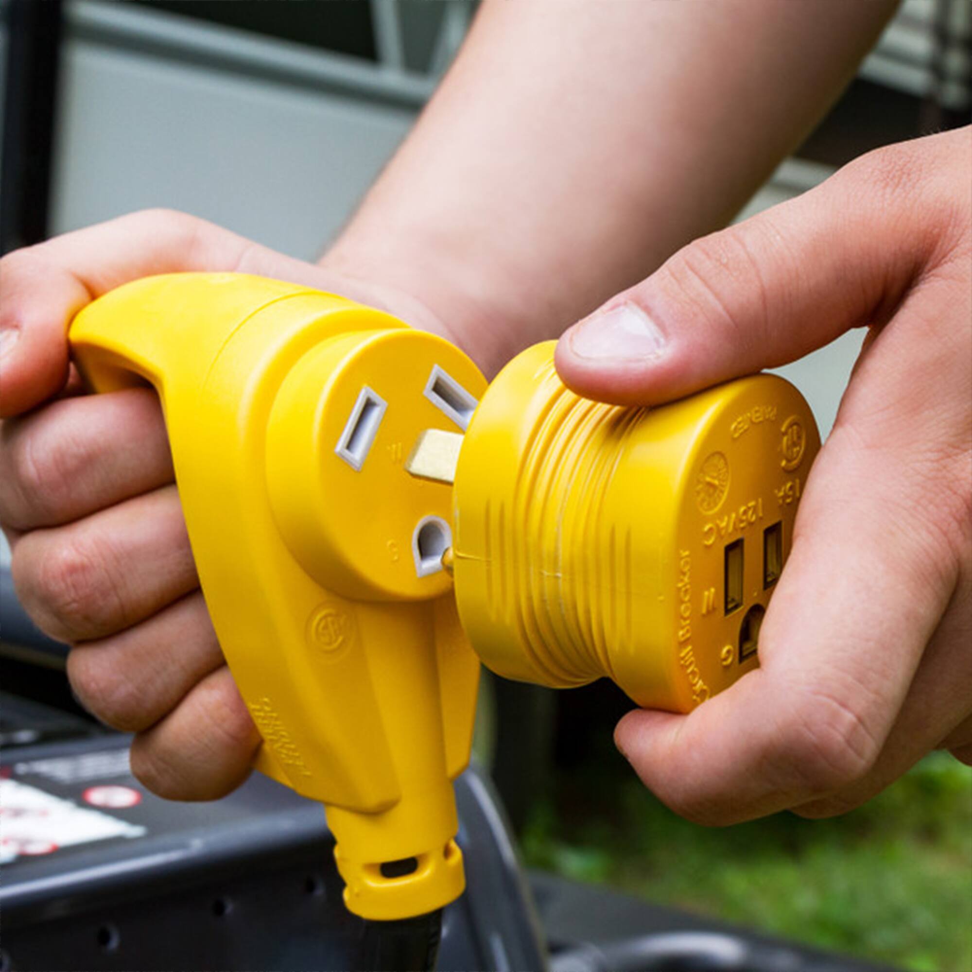 The text on the image reads:

"YCI YSCI Breoker I 9 scuit"