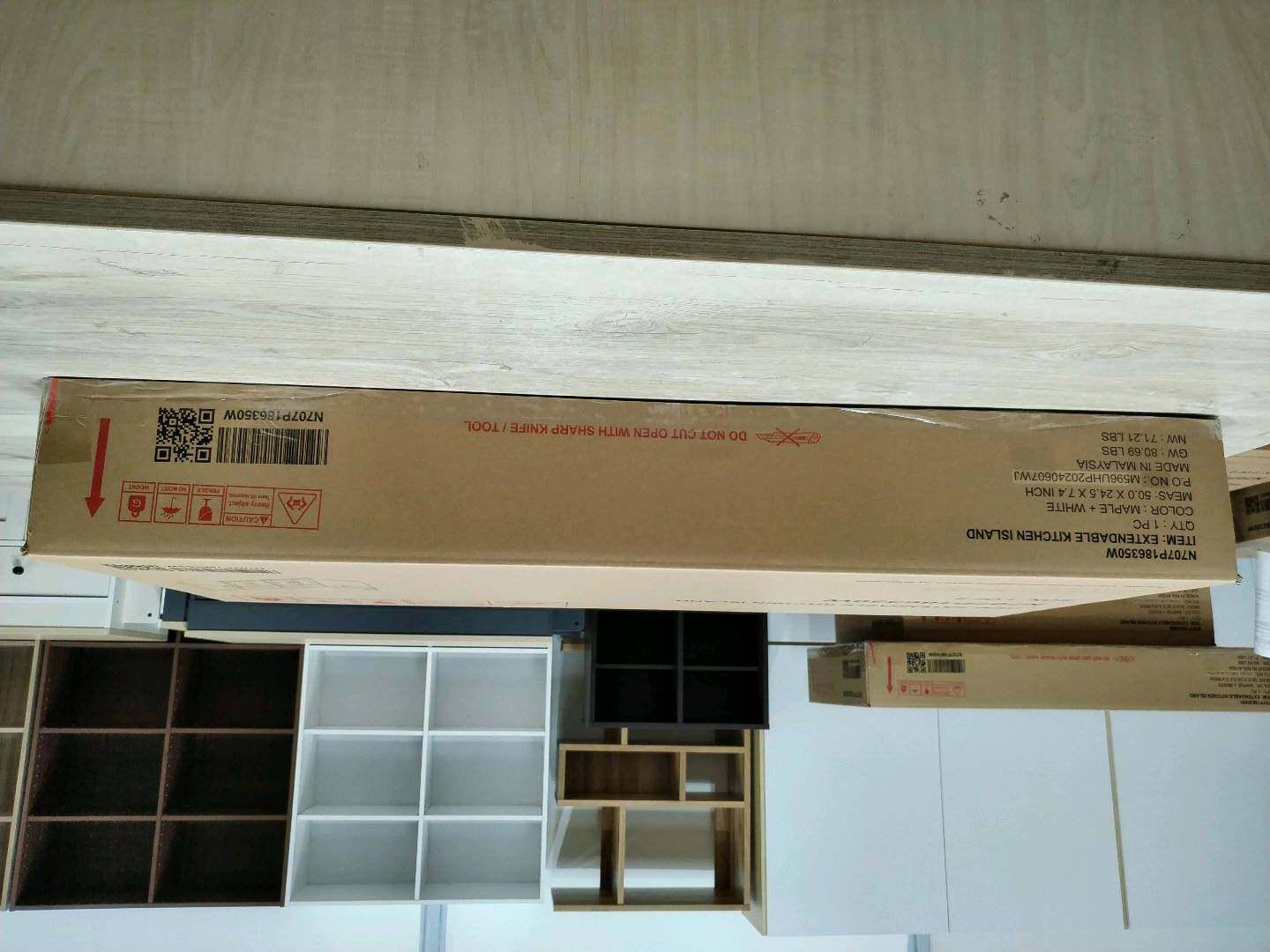 Sure, here is the corrected and grouped text from the image:

**Item Information:**
- Item: N707P186350W
- Description: White Maple Kitchen Island Extendable
- Color: White
- Material: White Maple
- Dimensions: 50.0" x 24.5" x 7.4"
- Weight: 71.21 lbs
- Made in Malaysia
- Model: M596UHP20240607WJ

**Product Details:**
- Product: Kitchen Island with Open Cut
- Material: White Maple
- Color: White
- Dimensions: 50.0" x 24.5" x 7.4"
- Weight: 71.21 lbs
- Made in Malaysia

**Barcode and Tracking:**
- Barcode: N2047865097
- Tracking Number: N2047865097

**Additional Information:**
- Tool: Knife Sharp
- Made in Malaysia
- Weight: 71.21 lbs
- Dimensions: 50.0" x 24.5"