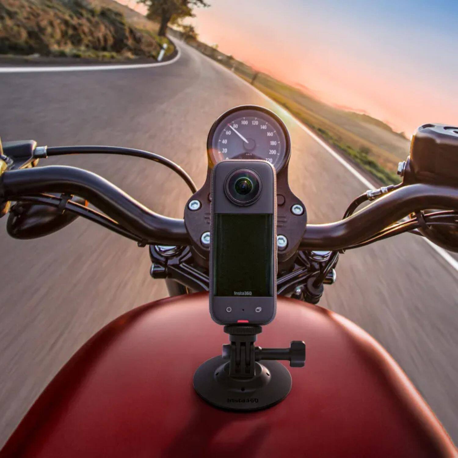 100 80 60 40 20 A 120 140 180 200 10 Insta360 Insta360