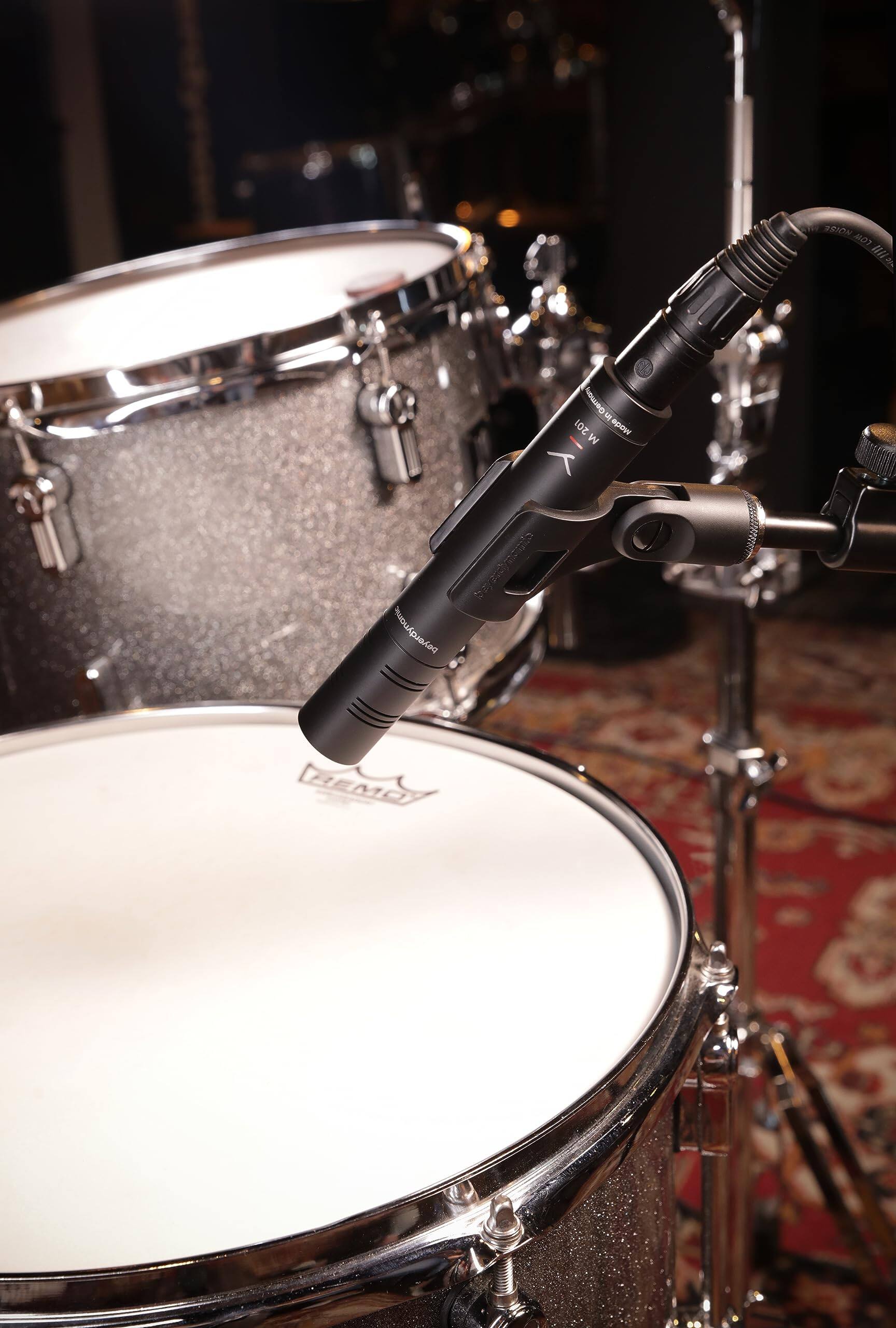 UnR LOW l~ ASsURD in 201 apoW - W beyardyname EMO