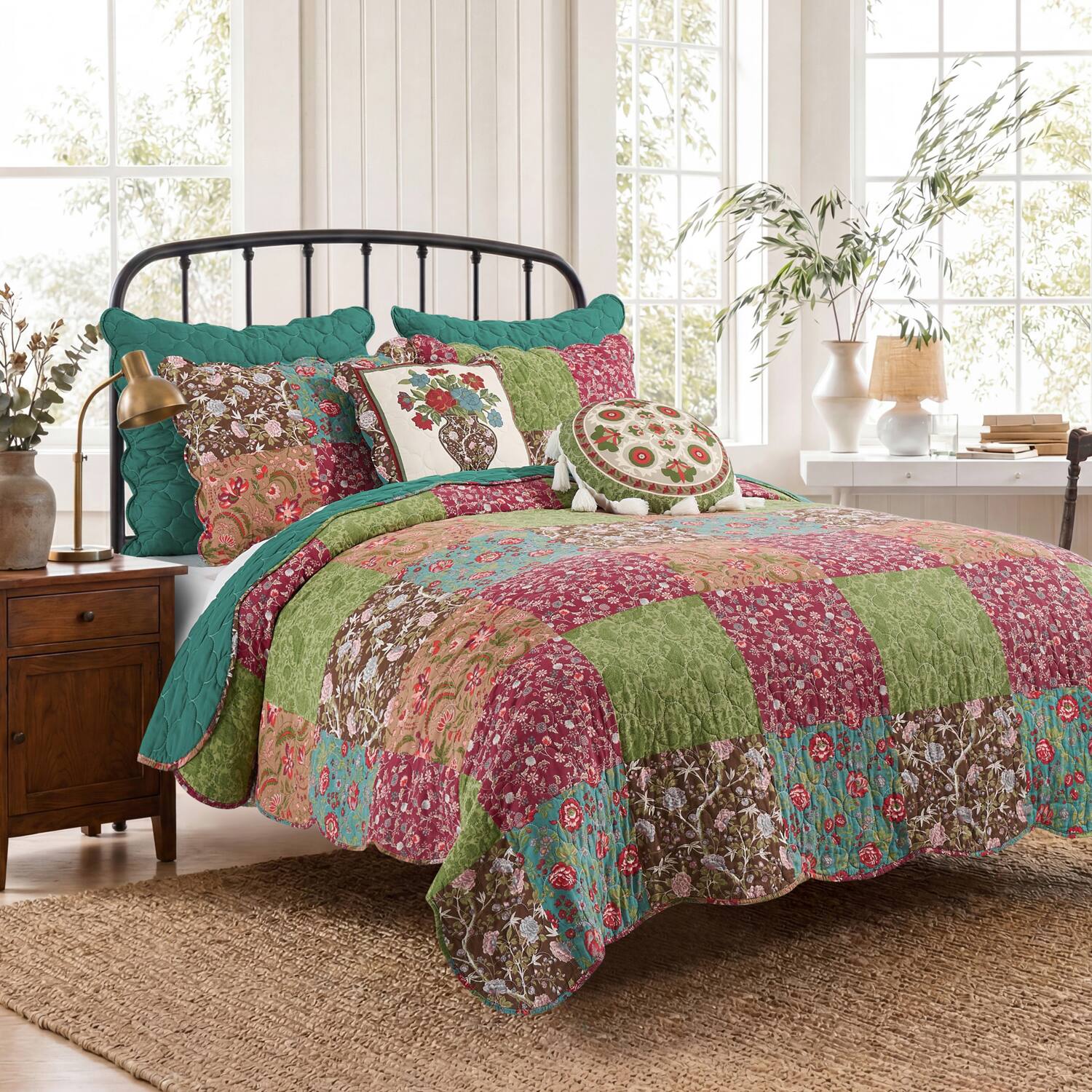 Left. Greenland Home Fashions - Greenland Home Fashions Danica Cotton Reversible Lightweight Bedding Quilt Set Full/Queen Multi - Multi.