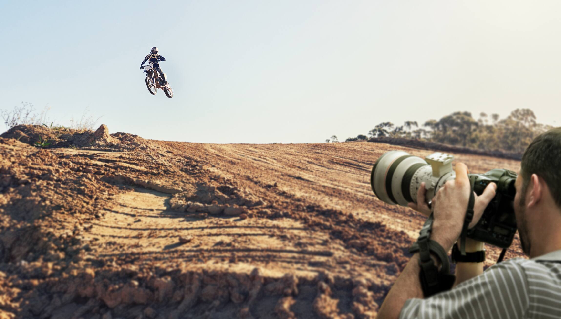 Left. Sony - Sony CFexpress Type B Memory Card G series 240GB (CEB-G240T).