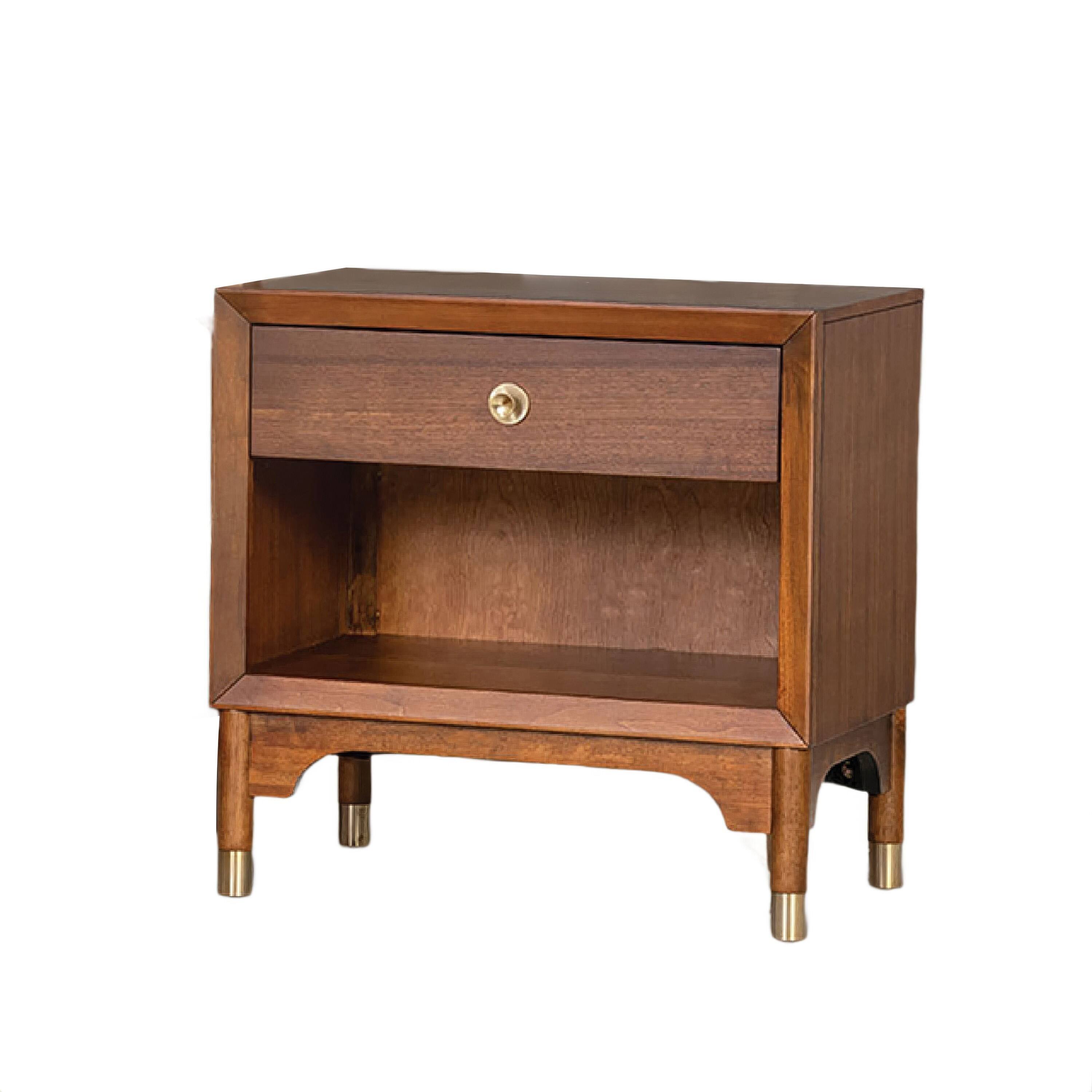 Angle. Manhattan Lane - Urne Nightstand, 1 Drawer with Shelf, USB Port and LED - Walnut Brown, Gold.