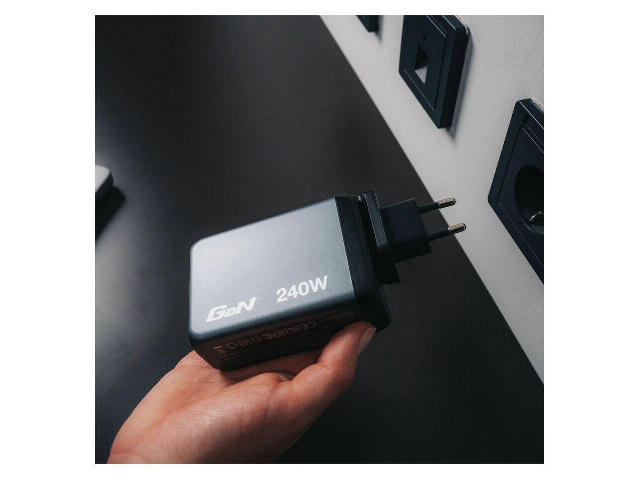 240W GaN Charger