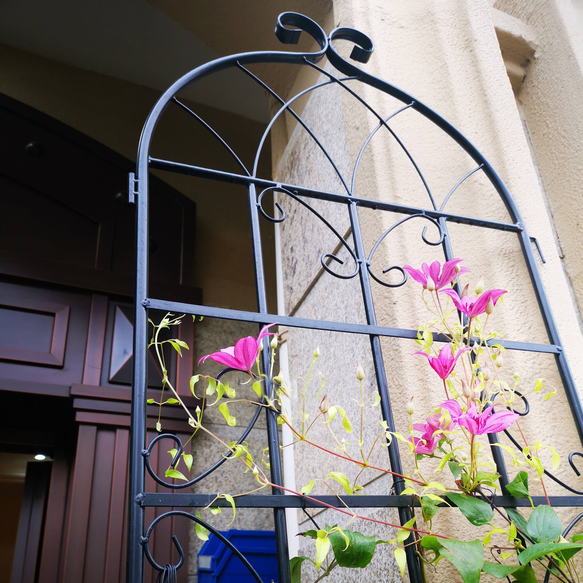 Alt View 2. Loheer - 4 Pack Metal Garden Trellis for Climbing Plants Outdoor Flower Support - Black.