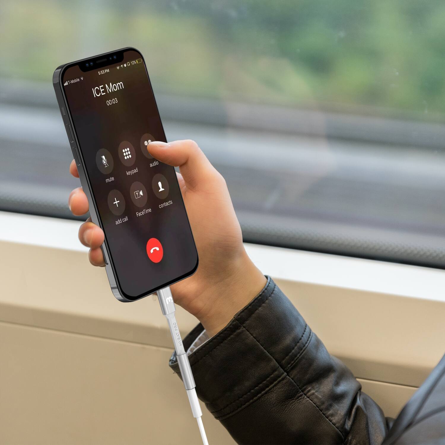 ICE Mom  
00:03  

mute  
keypad  
audio  
contacts  
FaceTime  
add call  
hang up