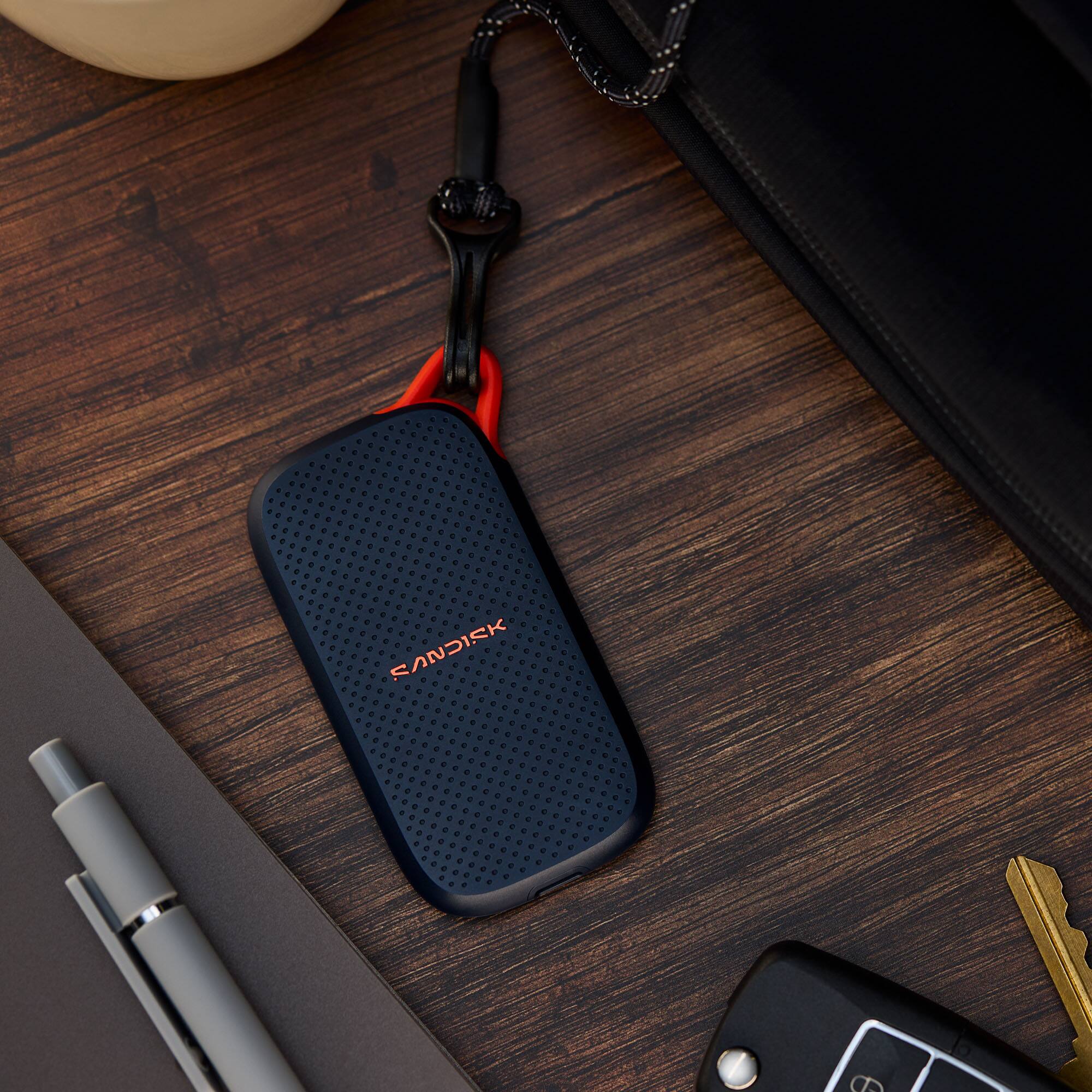 Alt View 6. SANDISK - 1TB Portable SSD speeds up to 1000 MB/s, up to 2-meter drop protection - Black.