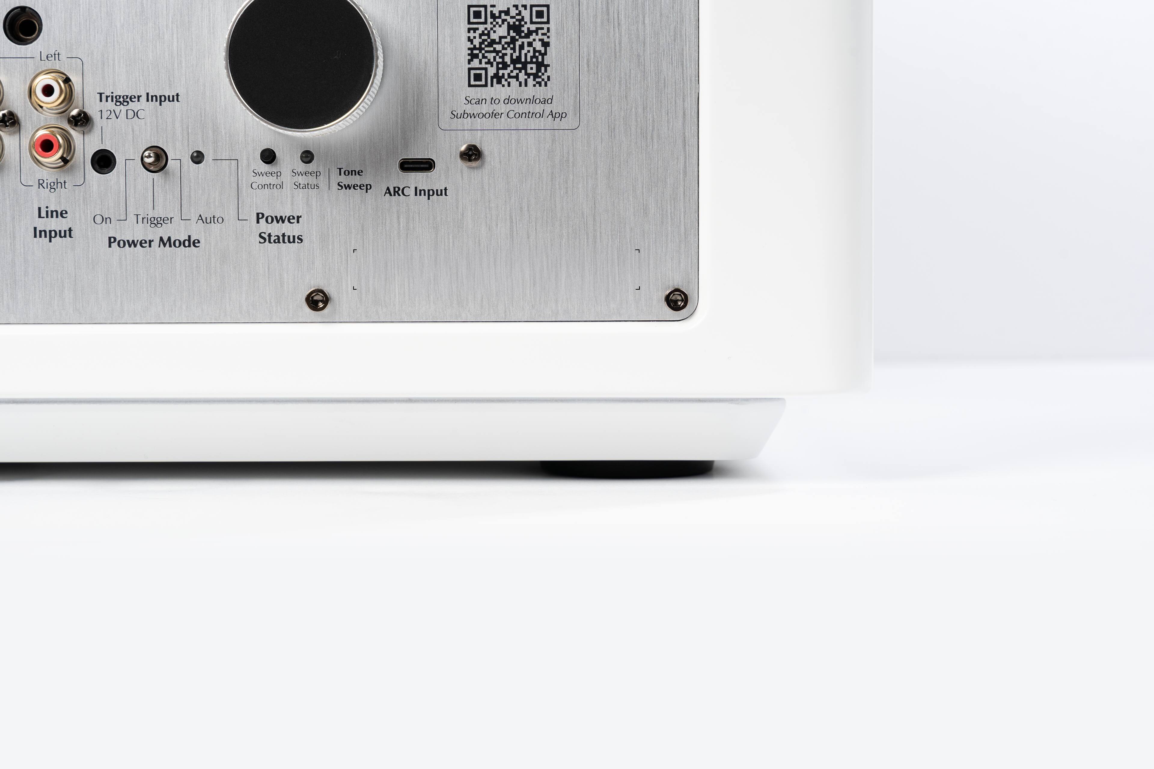 Left Trigger Input 12V DC  
Scan to download Subwoofer Control App  
Right Line Input  
On - Trigger - Auto - Power Mode  
Sweep  
Sweep Control Status  
Sweep Tone Control  
ARC Input  
Power Status