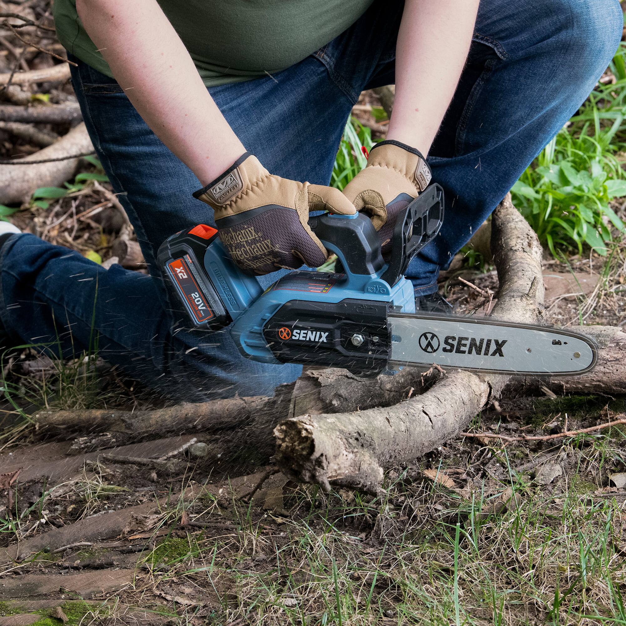 The text on the image is:

"Mechanix. Mechanix X2 20V- SENIX dla SENIX"