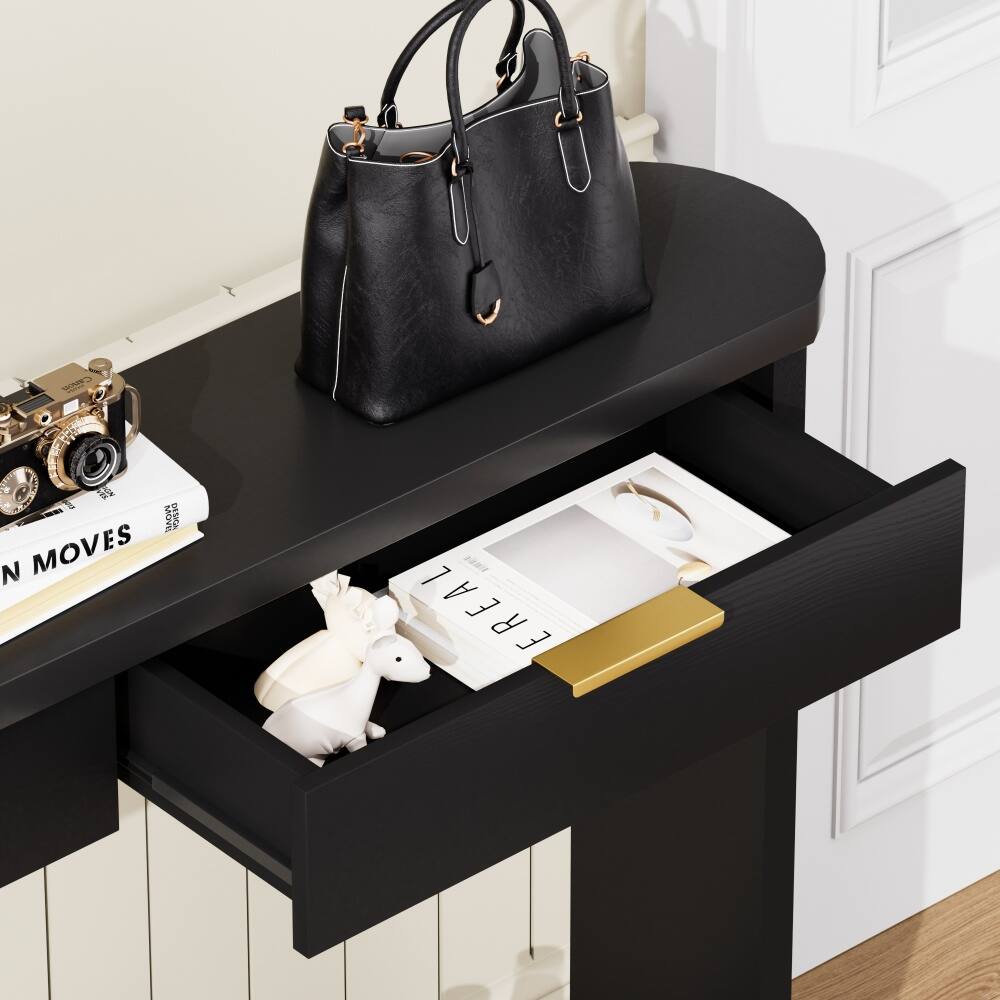 The text on the image reads: "IN MOVES" and "FELLA".