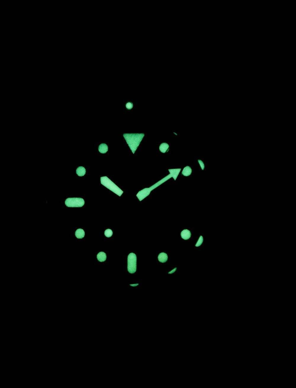 Angle. Seiko - Automatic Diver's SKX009 SKX009K1 SKX009K Men's Watch - Blue.