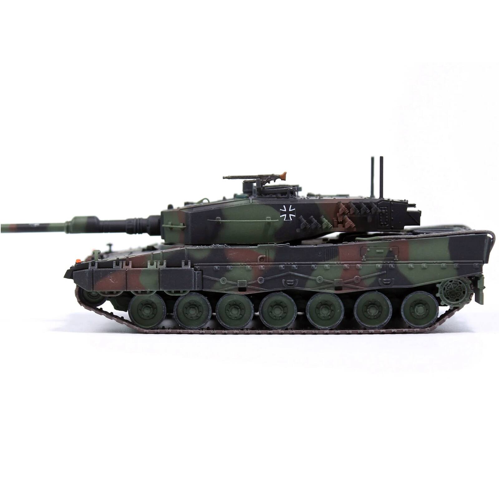 Alt View 1. Panzerkampf - Leopard 2A4 Main Battle Tank "West Germany" (1988) West German Army "Armor Premium" Series 1/72 Model by Panzerkampf.