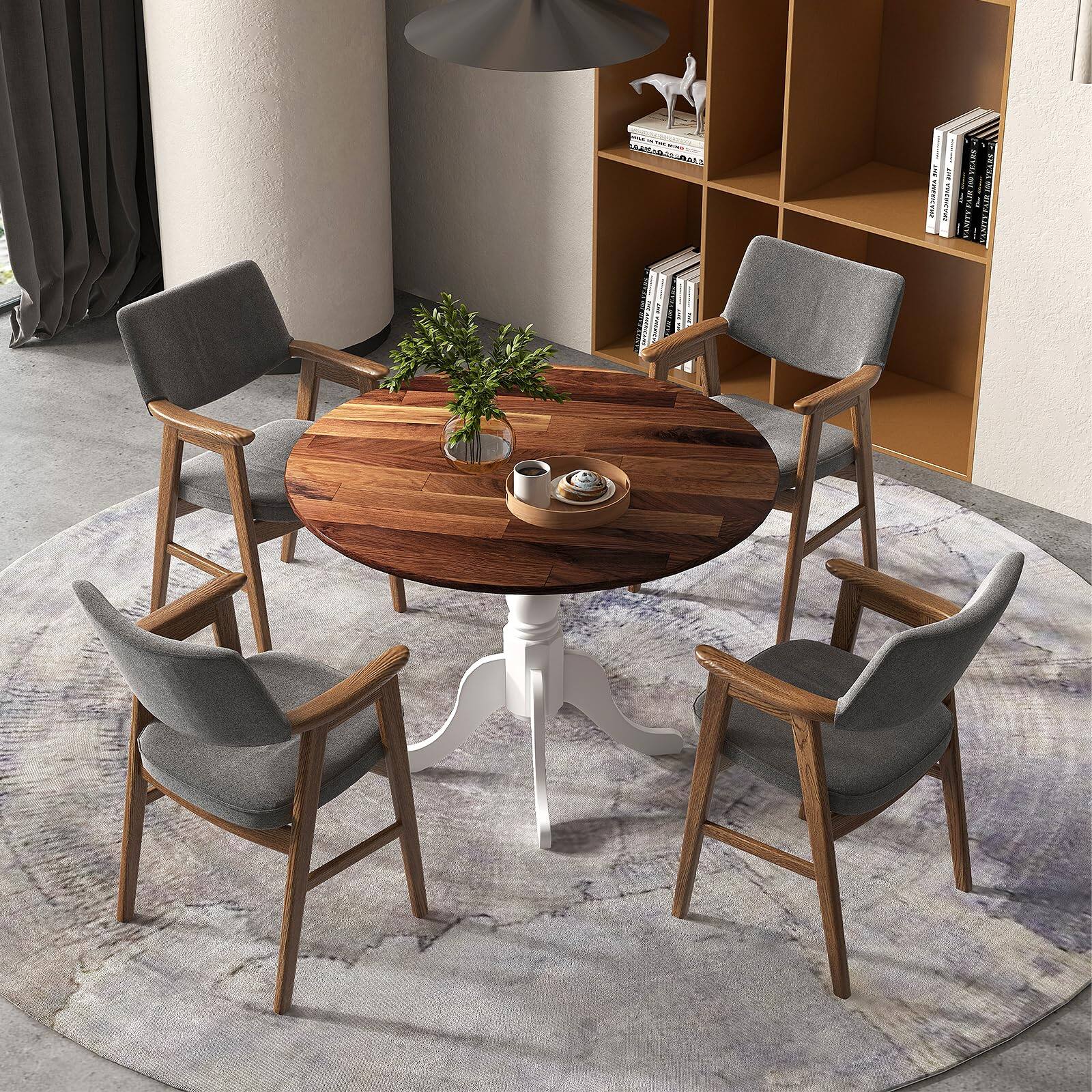 The text in the image appears to be a mix of letters and numbers, possibly from a distorted or stylized font. Here is the corrected and grouped version:

- TEAS SET
- PAAN
- AABO
- EEICR