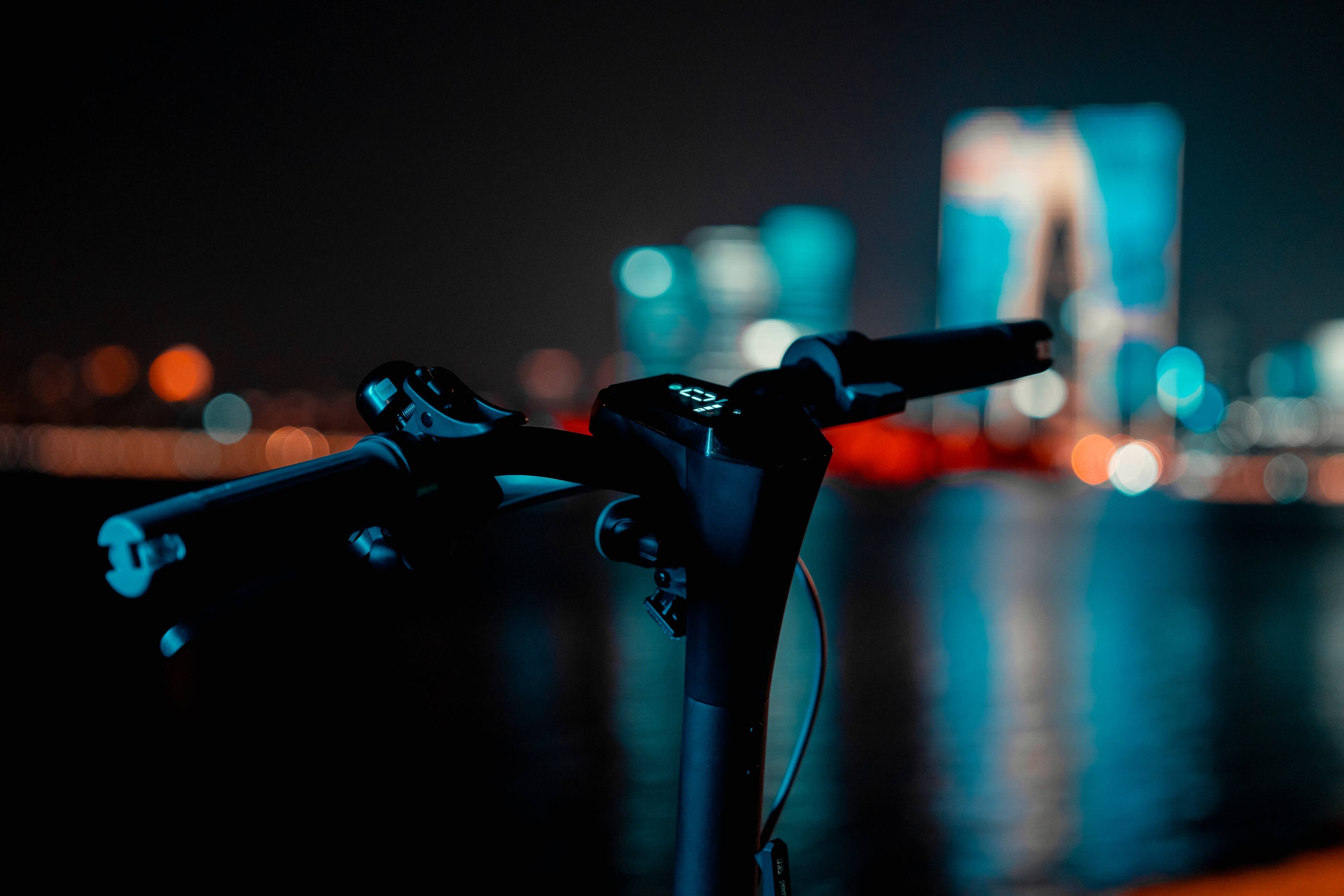 Alt View 23. NAVEE - GT3 Electric Scooter w/31 miles Max Operating Range & 20 mph Max Speed - Black.