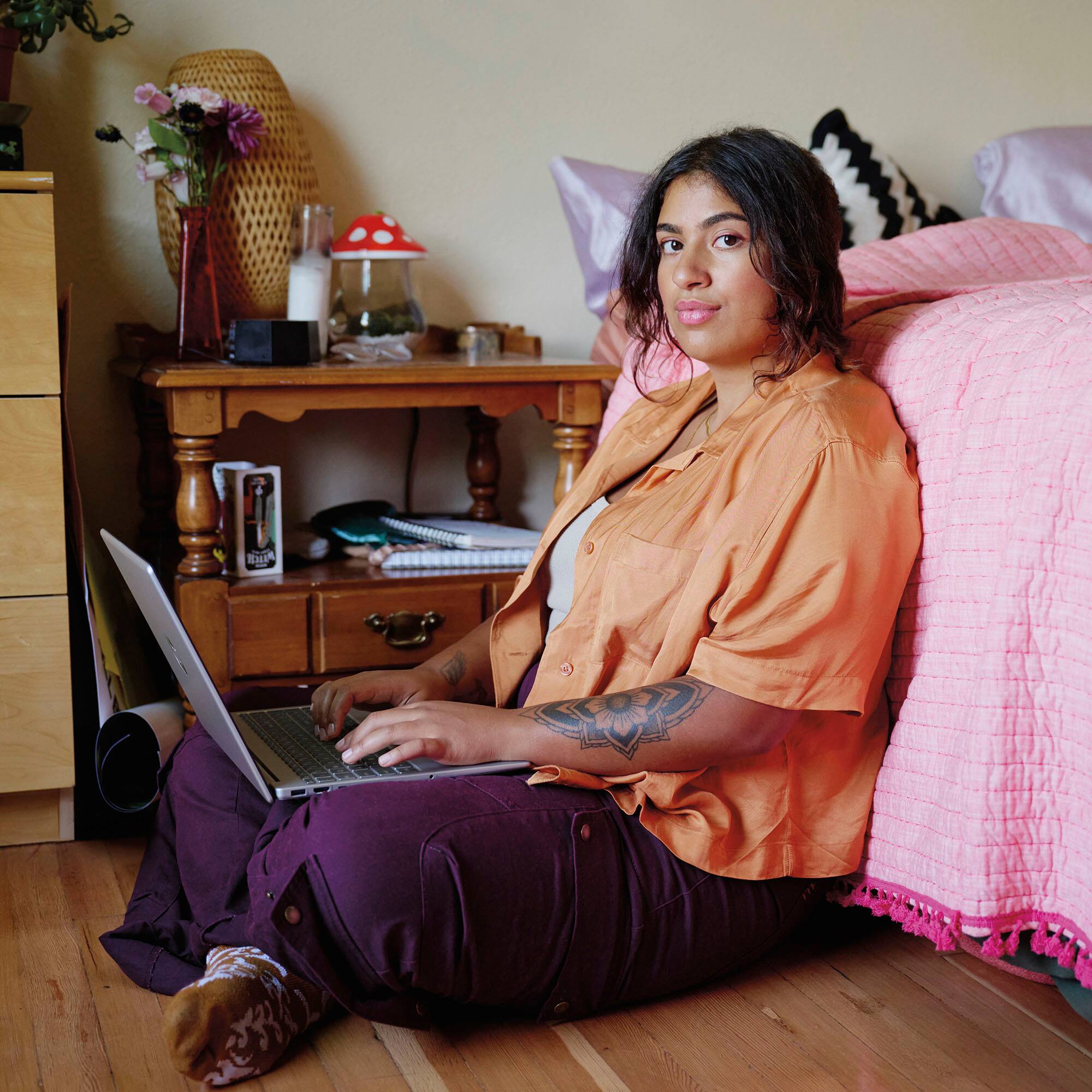 Alt View 11. HP - 15.6" Full HD Touch-Screen Laptop - Intel Core i7 1255U 2022  - 16GB Memory - 512GB SSD - Natural Silver.