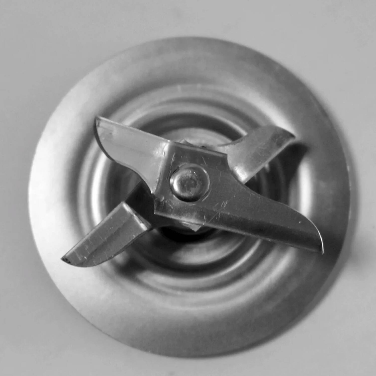 Back. Koblenz - 500-Watt 10-Speed 42-Oz Blender with Plastic Jar - Black.