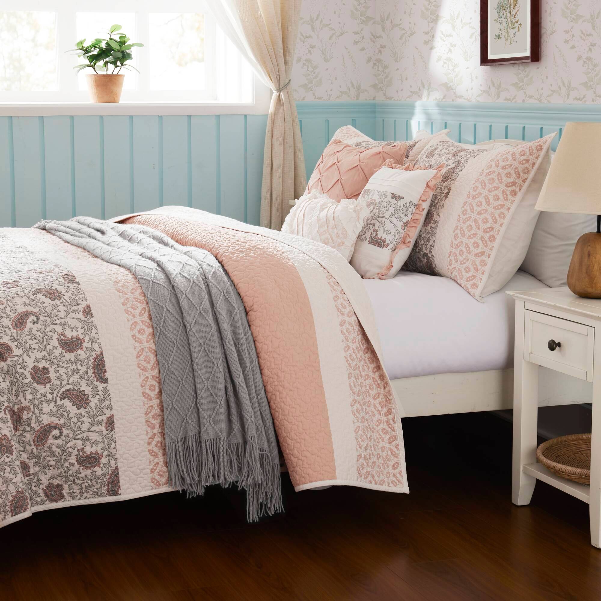 Alt View 3. TinyHomie - 6 Piece Cotton Percale Quilt Set with Throw Pillows Blush King/Cal King - Blush.