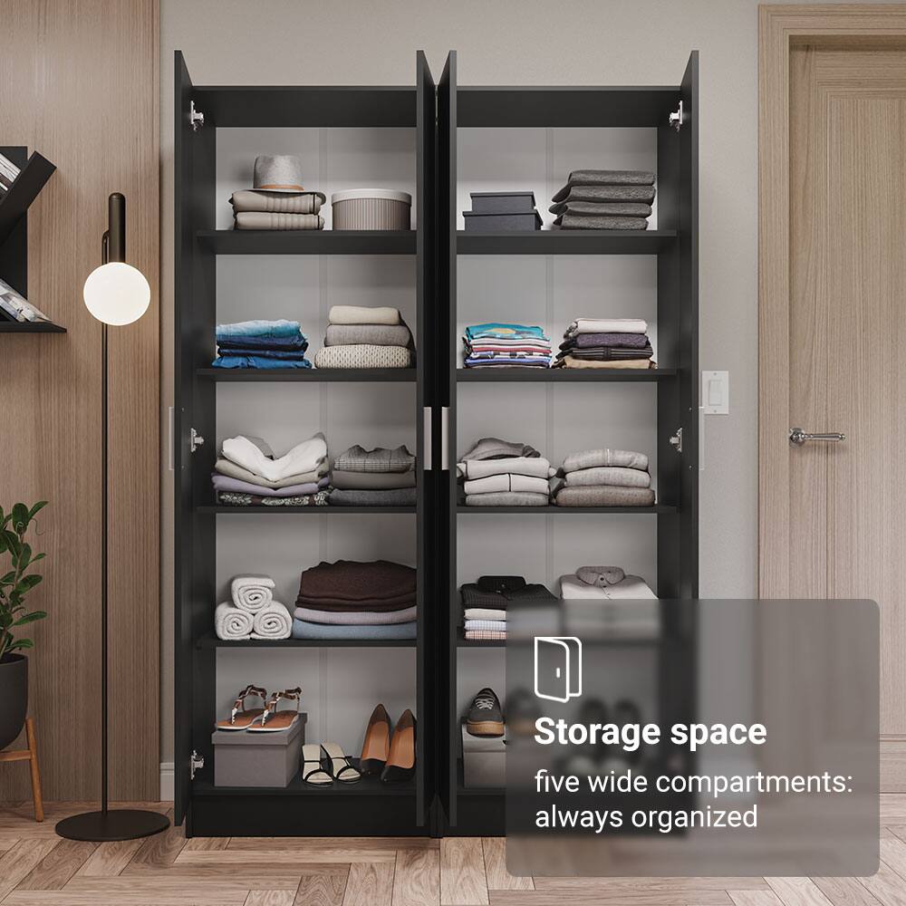 Storage space  
five wide compartments:  
always organized