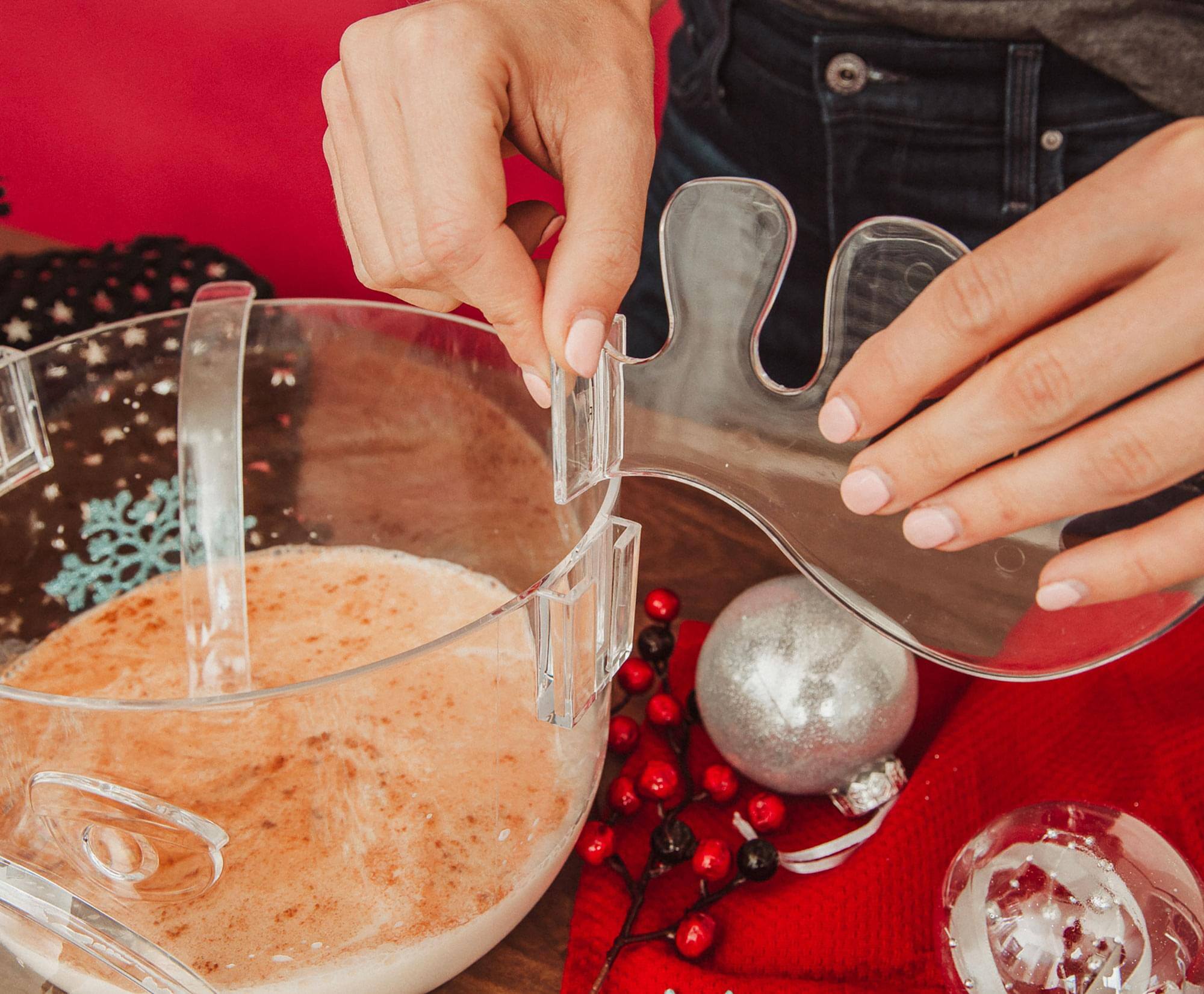 Alt View 3. Warner Bros. - National Lampoon's Christmas Vacation Marty Moose Plastic Punch Bowl with Ladle - Green.