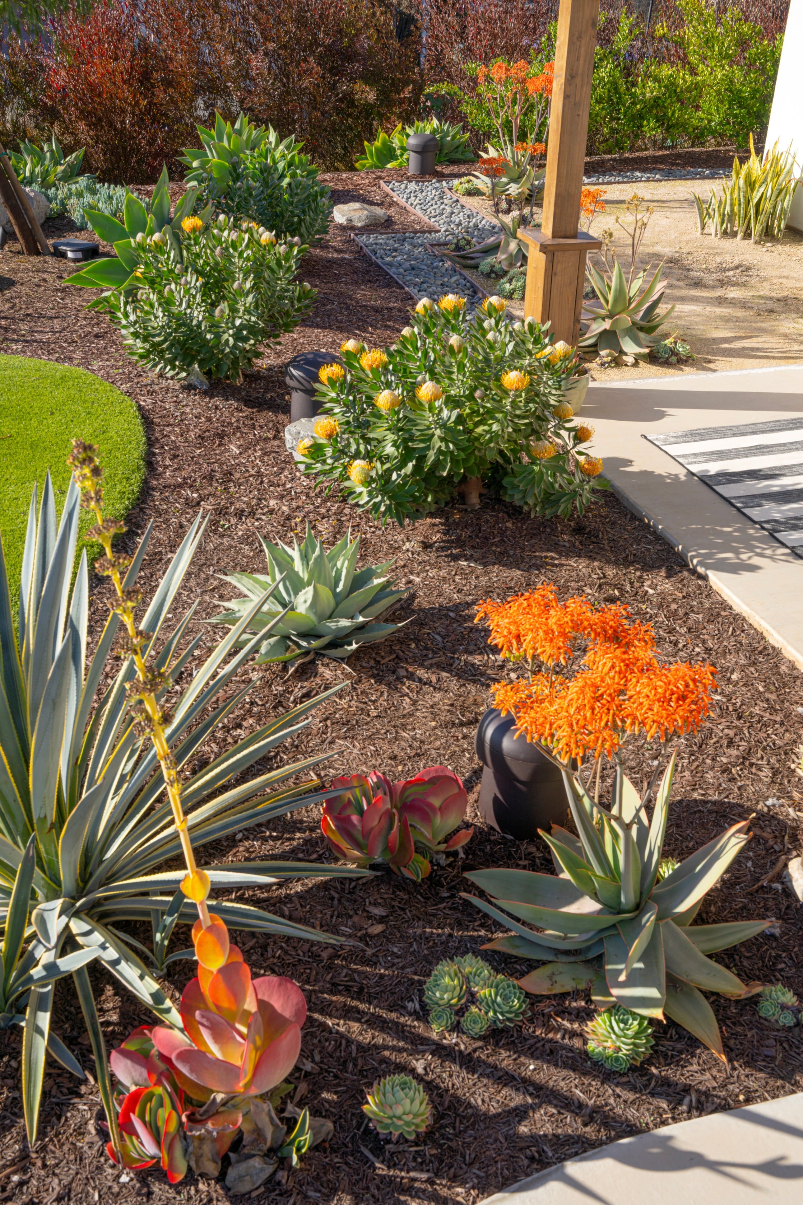 Alt View 17. Sonance - OMNI-6T - Omnidirectional 6-1/2" Passive 2-Way 70V/100V/8Ohm Outdoor Speaker (Each) - Dark Brown.