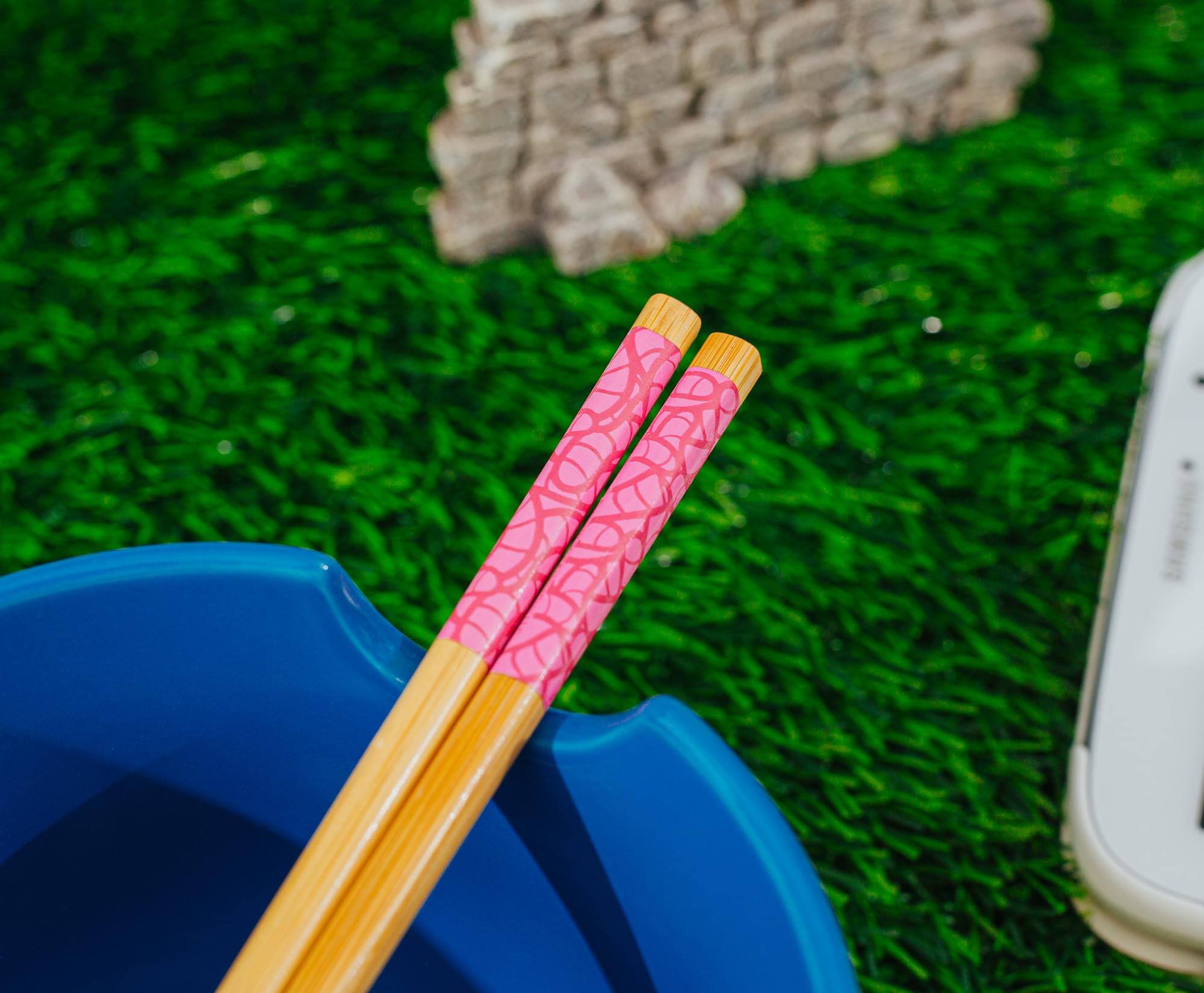 Alt View 4. Silver Buffalo - Shrek "Shrekies Eyeballs Cereal" 20-Ounce Ramen Bowl and Chopstick Set - White.