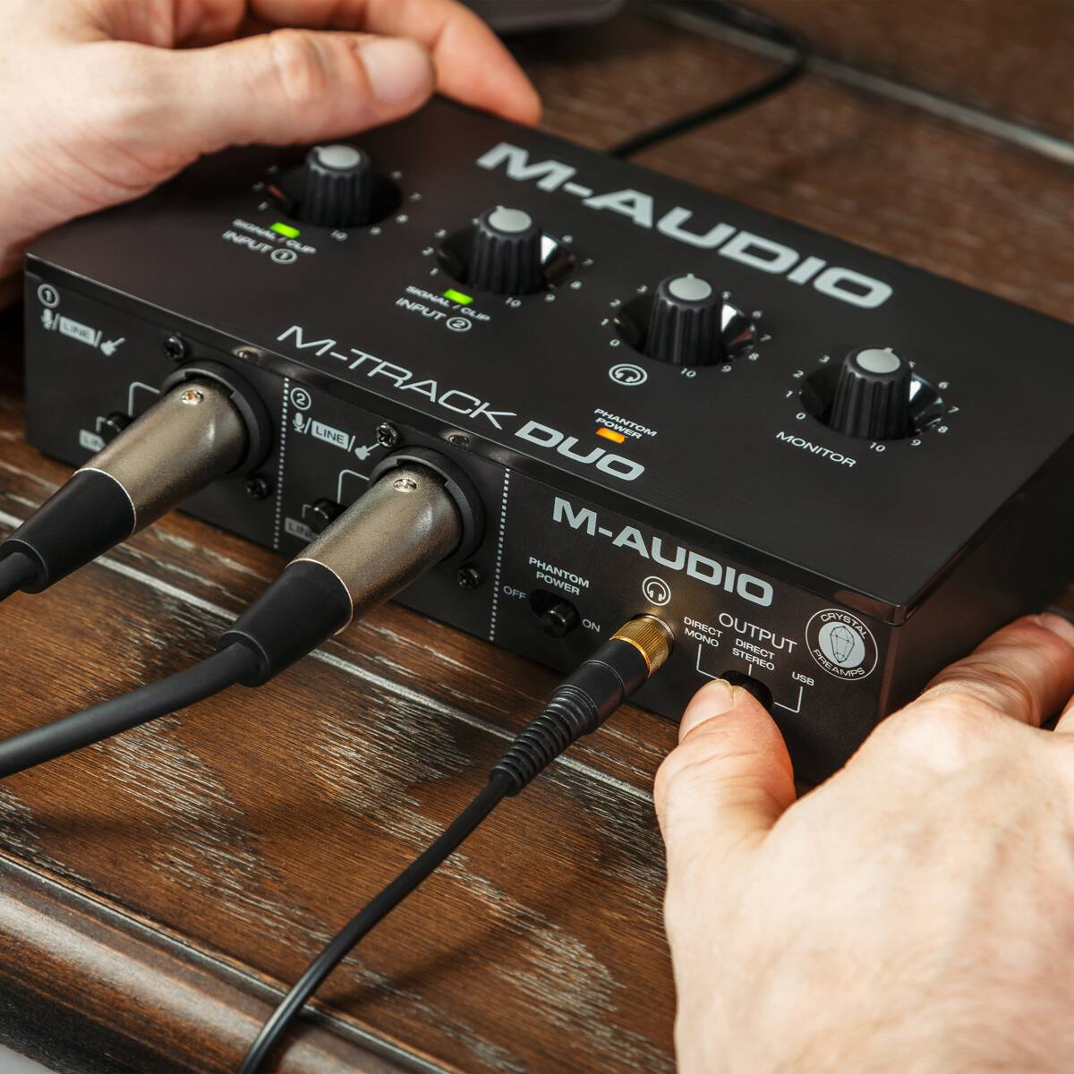 1 INPUT - - INPUT -A 1 CLP M-AUDIO 1 F 2 . 0 7 a 3 1 - 2 M-TRACK LINE PHANTOM - F a . . 7 MONITOR 10 9 DUO OFF PHANTOM M-AUDIO CARIEYAN CHY ON OUTPUT 2 MONO STEREO DIRECT F I USE NK