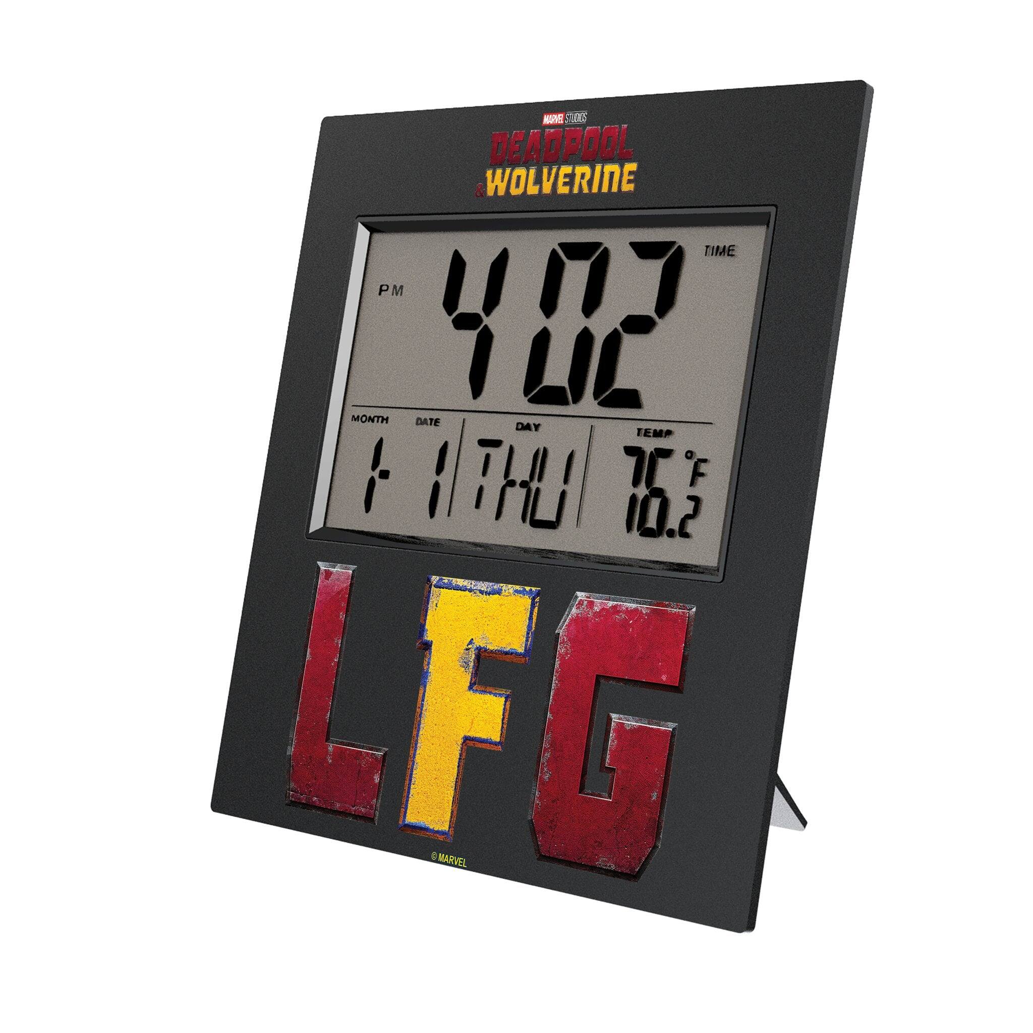 Keyscaper - Marvel Badge Wall Clock - Deadpool Wolverine 1