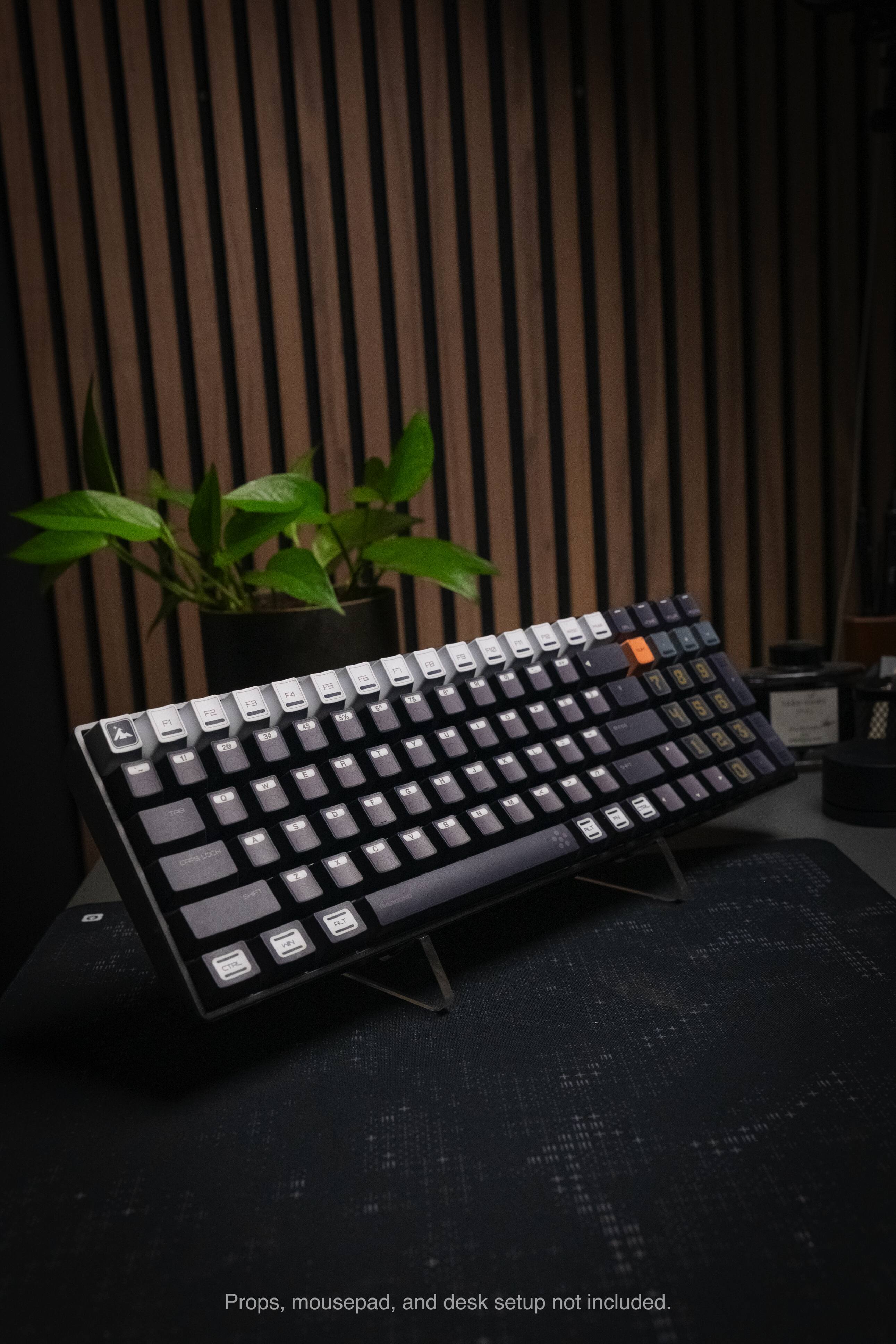 P F1 P1 34 R J 2 DeS DY 1 S E 3 F6 -. PS - TA S u UT KS O -- V . LA 1 C 1 1 E 9 H C L - - M 8 9 5 6 2 IAT CTL

Props, mousepad, and desk setup not included.