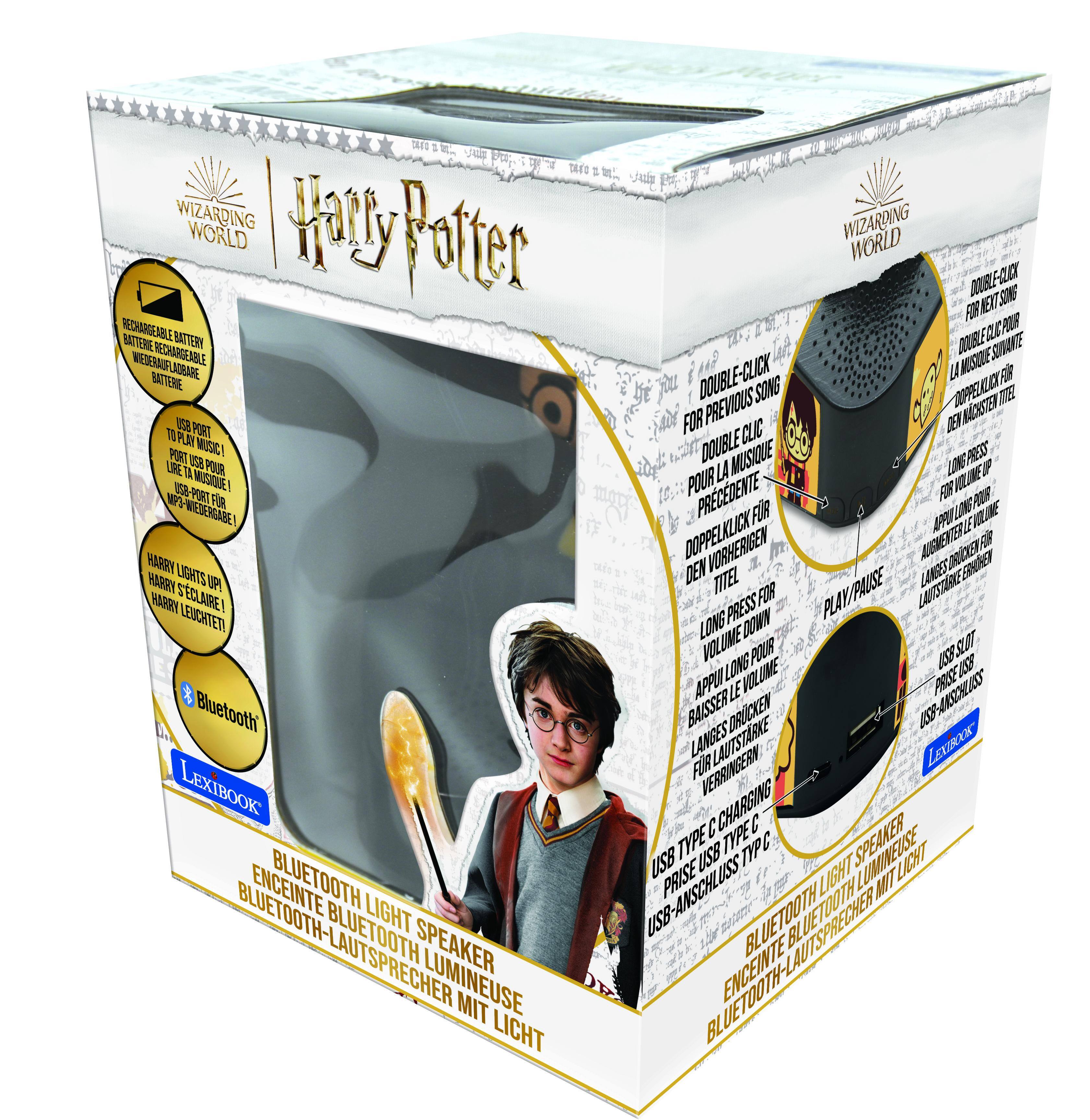 **Harry Potter**

**WIZARDING WORLD**

**RECHARGEABLE BATTERY**  
**BATTERIE RECHARGEABLE**  
**WIEDERAUFLADBARE BATTERIE**  
**BATTERIE**

**USB PORT**  
**PORT USB**  
**USB-ANSCHLUSS**

**TO PLAY MUSIC**  
**JOUER DE LA MUSIQUE**  
**MUSIK ABSPLEISEN**  
**MUSIQUE LISTER**

**USB PORT FOR RECHARGE**  
**PORT USB POUR RECHARGE**  
**USB-PORT FÜR WIEDERAUFLADEN**

**HARRY LIGHTS UP**  
**HARRY S'ÉCLAIRE**  
**HARRY LEUCHTET**

**Bluetooth**  
**LEXIBOOK**

**DOUBLE CLICK**  
**DOUBLE CLICK**  
**DOUBLE KICK**  
**DOUBLE KICK**

**FOR PREVIOUS SONG**  
**POUR LA MUSIQUE PRÉCÉDENTE**  
**FÜR DIE VORHERIGE MUSIK**  
**POUR LA MUSIQUE PRÉCÉDENTE**

**LONG PRESS**  
**APPUYEZ LONG**  
**