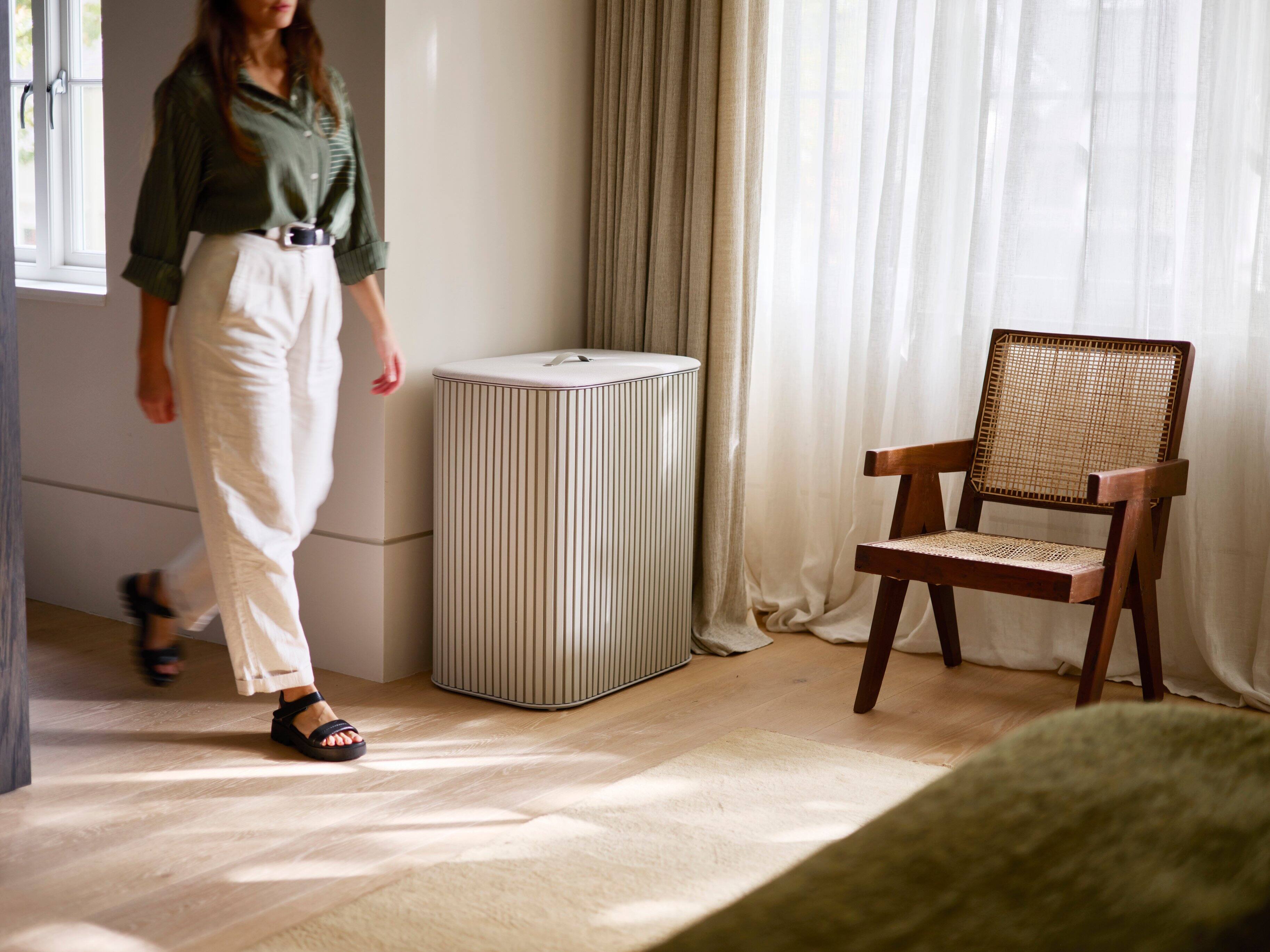 Alt View 4. Joseph Joseph - Tota Luxe 90-liter Bamboo Laundry Separation Hamper - Ecru.